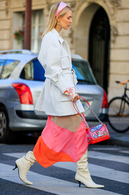beige boots, earrings, eyeshadow, graphic bag, graphic dress, headband, high boots, high heels, leather bag, leather shoes, leonie hanne, louis vuitton, pink bag, pink dress, printed bag, printed dress, red bag, white jacket, fashion week, frenchystyle, FW, jonathan paciullo, street style, PFW, PARIS, AUTUMN WINTER 2019-2020, AW 19-20, FALL WINTER 2019-2020, FW 19-20, vertical, full length