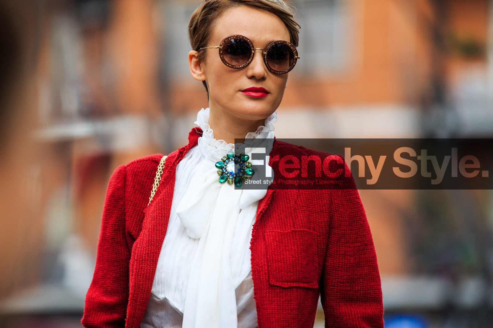 atmosphere details, AUTUMN WINTER 2016-2017, AW 16-17, brooch, detail, FALL WINTER 2016-2017, fashion week, frenchystyle, fun sunglasses, FW, FW 16-17, horizontal, jonathan paciullo, LFW, LONDON, MENSWEAR, red jacket, street style, sunglasses, white shirt, wool jacket