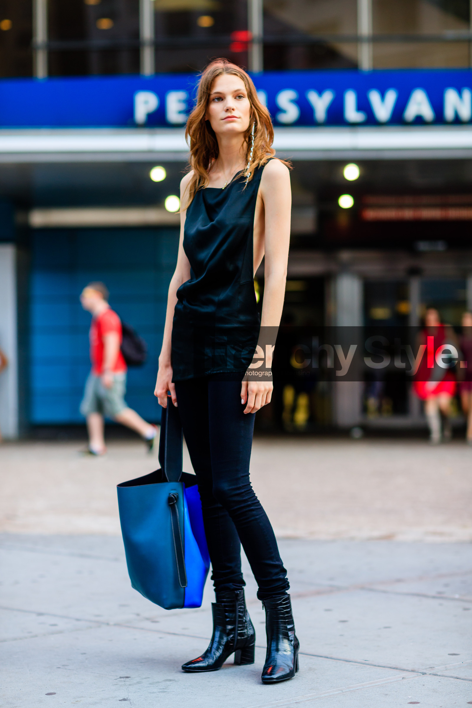 black boots, black denim, black tank top, blue ag, blue bag, denim pants, fashion week, frenchystyle, full length, FW, jeans, jonathan paciullo, leather bag, leather boots, lena hardt, model, NEW YORK, NYFW, SPRING SUMMER 2017, SS 17, street style, tone on tone, total look black, trousers, varnished leather shoes, vertical, woman