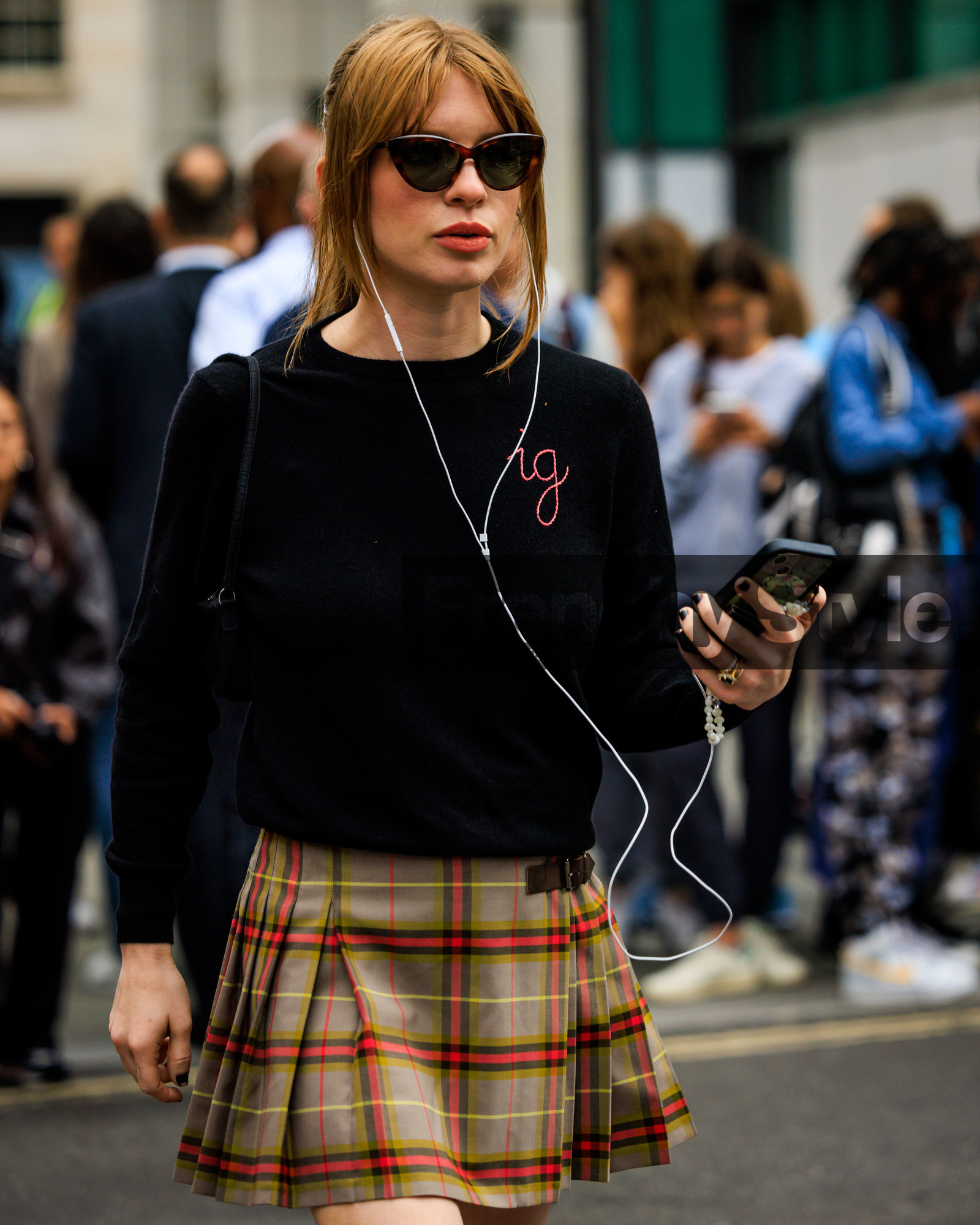 fashion week, frenchystyle, FW, jonathan paciullo, street style, LFW, LONDON, atmosphere details, detail, SPRING SUMMER 2024, SS 24
