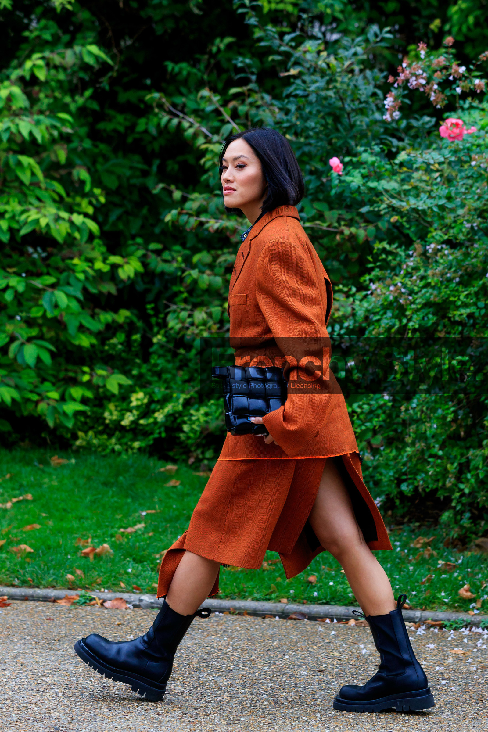 Tiffany Hsu, orange jacket, orange skirt, black leather bag, black leather clutch, black leather boots, chelsea boots, big sole boots, plaited bag, bottega veneta bag, split skirt, mid long skirt, fashion week, frenchystyle, FW, jonathan paciullo, street style, SPRING SUMMER 2020, SS 20, PFW, PARIS, vertical, full length