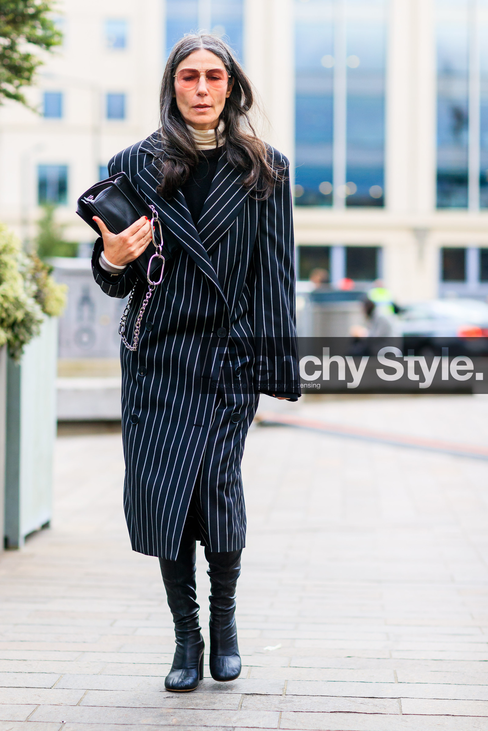 black bag, black boots, black coat, black jacket, black shoes, blazer, fashion week, frenchystyle, full length, FW, graphic coat, high boots, jonathan paciullo, leather bag, leather shoes, LFW, LONDON, printed coat, SPRING SUMMER 2018, SS 18, street style, striped coat, tone on tone, total look black, vertical, Véronique Tristram