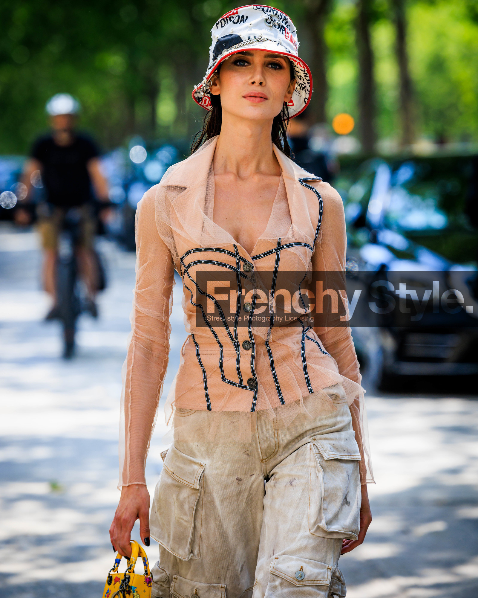 fashion week, frenchystyle, FW, jonathan paciullo, street style, PFW, PARIS, FW 23-24, FALL WINTER 2023-2024, AUTUMN WINTER 2023-2024, HAUTE COUTURE, vertical, atmosphere details, detail