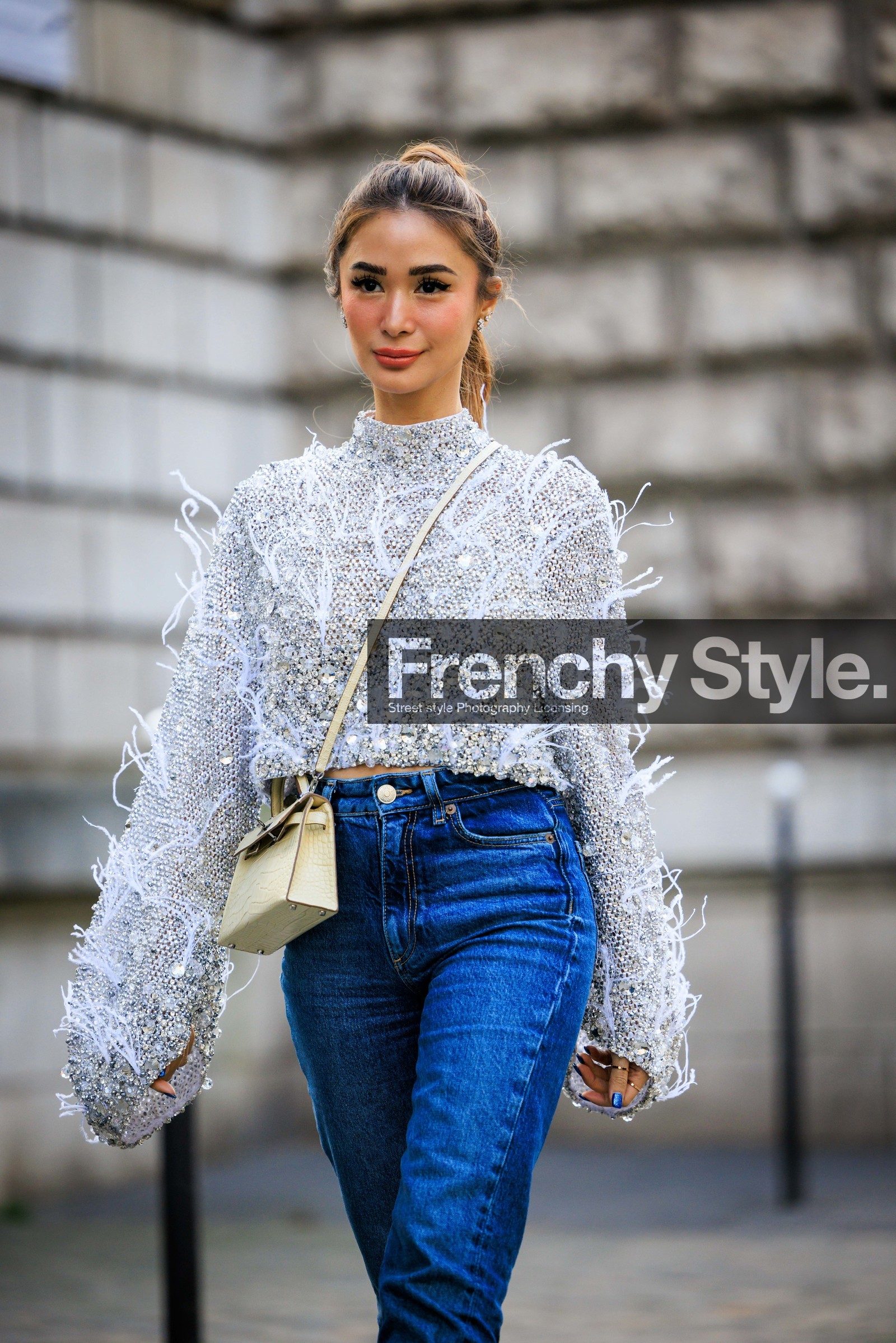 feather top, sequins top, silver top, crossbody bag, cream bag, hermes bag, mini birkin bag, skinny jeans, heart evangelista, street style, jonathan paciullo, FW, frenchystyle, fashion week, AUTUMN WINTER 2022-2023, FALL WINTER 2022_2023, FW 22-23, PFW, PARIS, vertical, detail