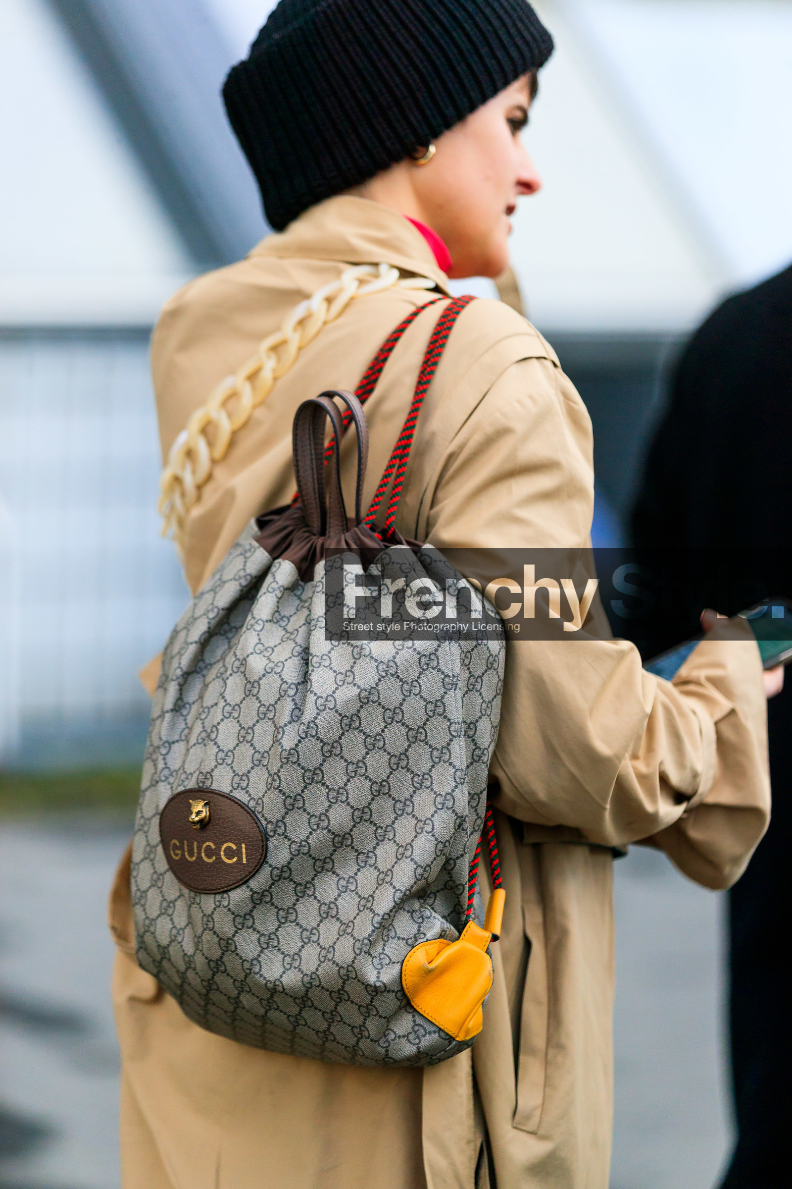 bag detail, back details, gucci bag, backpack, brown leather bag, beige leather bag, monogrammed bag, fashion week, frenchystyle, FW, jonathan paciullo, street style, PFW, PARIS, AUTUMN WINTER 2020-2021, FALL WINTER 2020-2021, FW 20-21, vertical, atmosphere details, detail