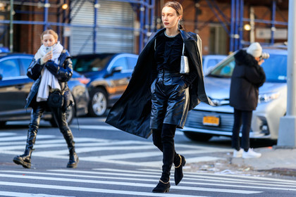 mary leest, black leather coat, black leather bermuda shorts, black suede boots, black top, black blouse, velvet blouse, velvet top, ruffle blouse, ruffle top, lace blouse, laced top, high boots, silvered bag, shoulder bag, animal skin bag, sharp end boots, ankle bracelet, strassed blouse, strassed top, strassed earrings, dangling earrings, black total look, fashion week, frenchystyle, FW, jonathan paciullo, street style, AUTUMN WINTER 2020-2021, FALL WINTER 2020-2021, FW 20-21, horizontal, atmosphere details, full length, NYFW, NEW YORK