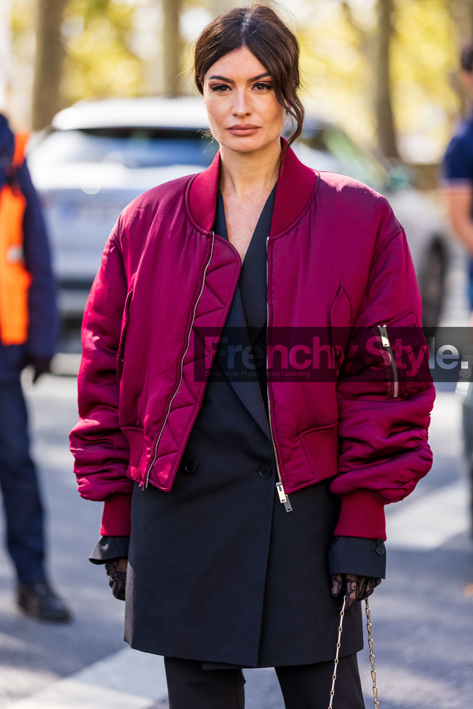 Angela Rozas Saiz, bag, black blazer, black pants, black suits, blazer, bomber, burgundy bomber, flare pants, pants, strawberry bomber, fashion week, frenchystyle, FW, jonathan paciullo, street style, PFW, PARIS, SPRING SUMMER 2022, SS 22, vertical, atmosphere details