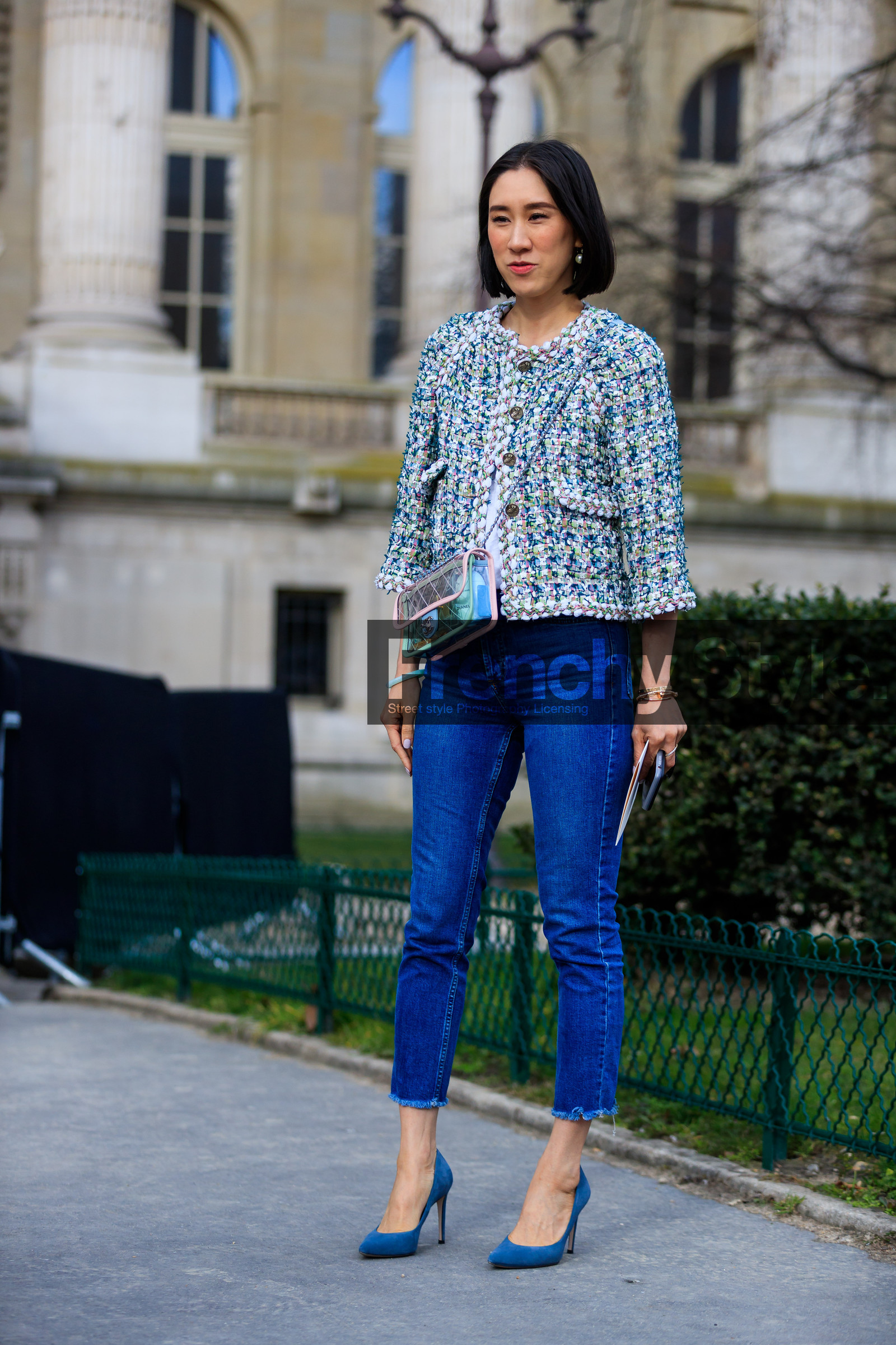 blue denim, blue shoes, chanel, chanel handbag, denim pants, graphic jacket, high heels, jeans, leather bag, leather shoes, multicolor jacket, printed jacket, transparent bag, trousers, tweed jacket, street style, jonathan paciullo, FW, frenchystyle, fashion week, PFW, PARIS, AUTUMN WINTER 2018-2019, FALL WINTER 2018-2019, FW 18-19, vertical, full length, eva chen