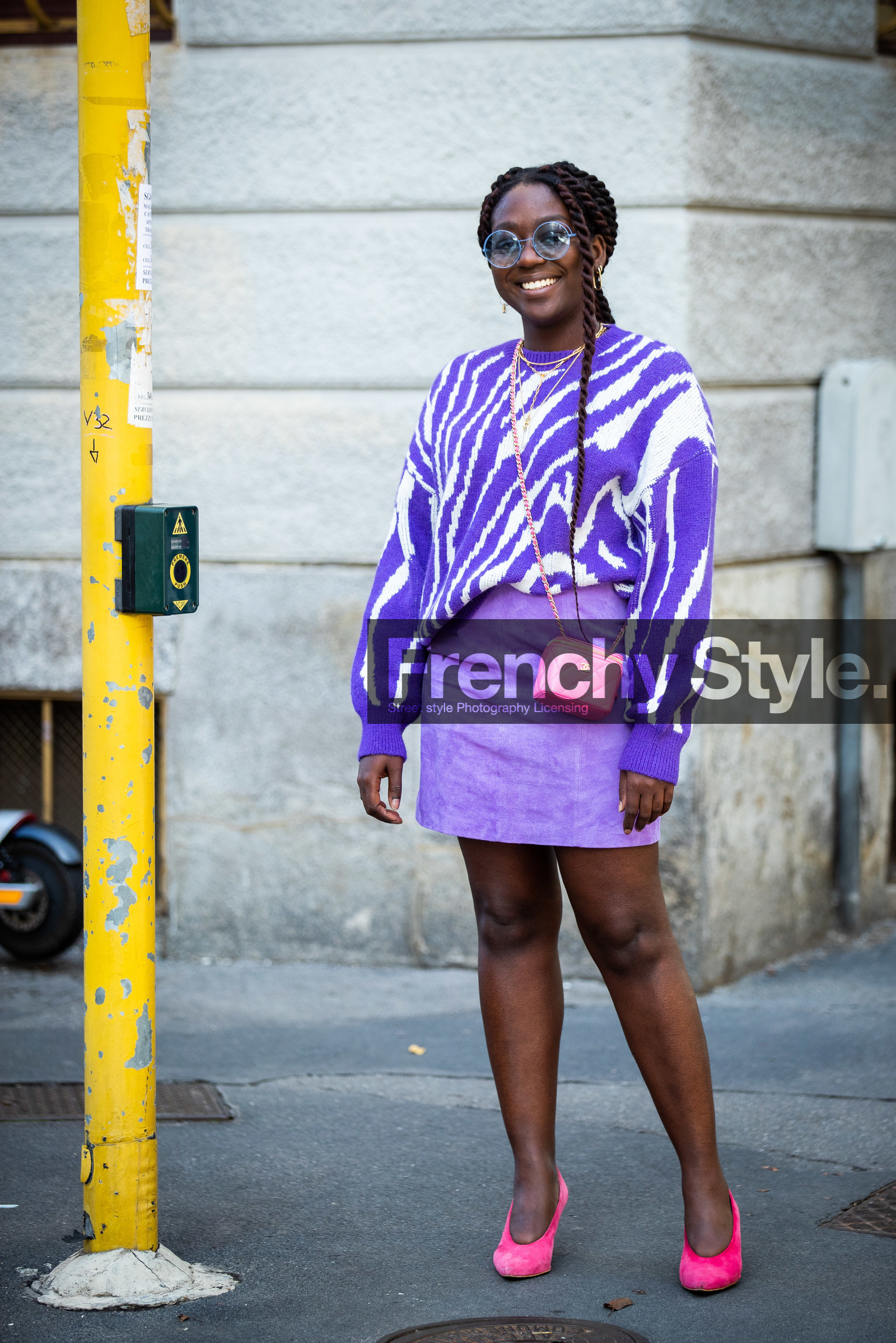 purple skirt, purple pullover, zebra printed pullover, suede skirt, mini skirt, pink leather bag, quilted bag, mini bag, chanel bag, square shape bag, round shape sunglasses, blue sunglasses, striped pullover, suede pumps, pink pumps, purple total look, lois opoku, street style, jonathan paciullo, FW, frenchystyle, fashion week, MFW, MILAN, SPRING SUMMER 2021, SS 21, vertical, full length