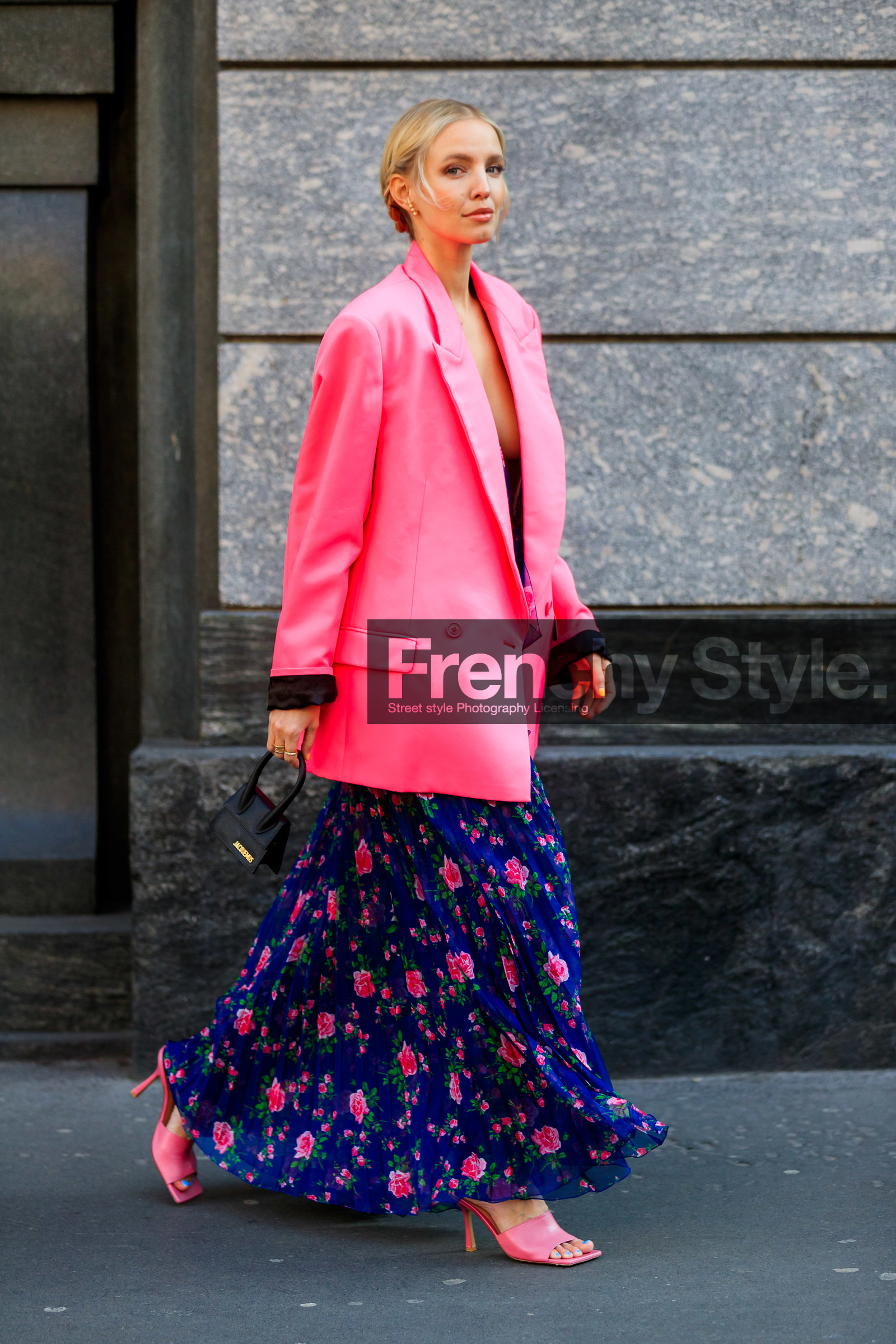 navy blue dress, floral printed dress, pink dress, pink jacket, pink leather sandals, pleated dress, high heels slippers, high heels sandals, jacquemus bag, mini bag, hand bag, black leather bag, long dress, fashion week, frenchystyle, FW, jonathan paciullo, street style, MFW, MILAN, AUTUMN WINTER 2020-2021, FALL WINTER 2020-2021, FW 20-21, vertical, full length