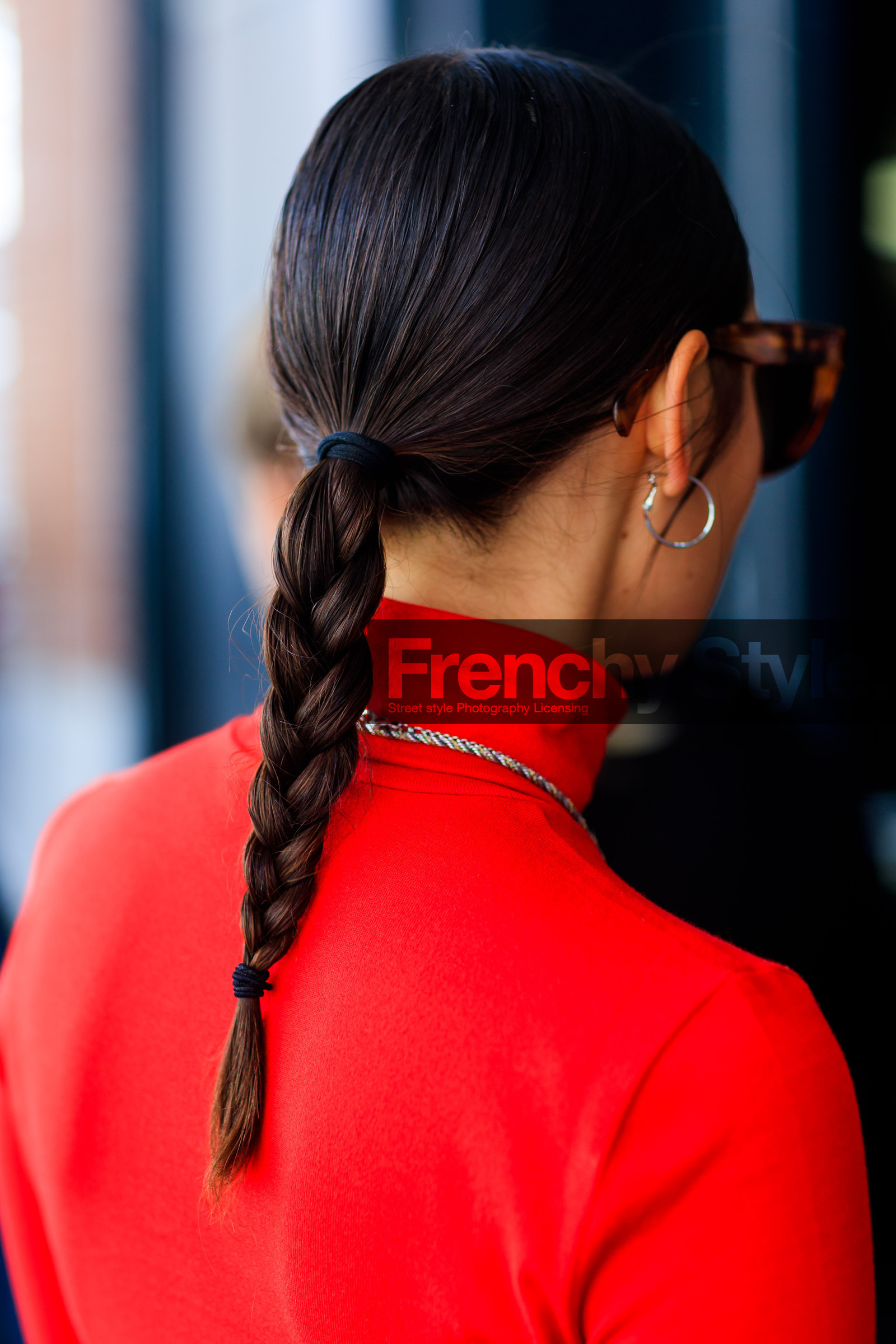 atmosphere details, back detail, braids, detail, earrings, fashion week, frenchystyle, FW, jonathan paciullo, NEW YORK, NYFW, red sweater, SPRING SUMMER 2018, SS 18, street style, sunglasses, turtleneck sweater, vertical