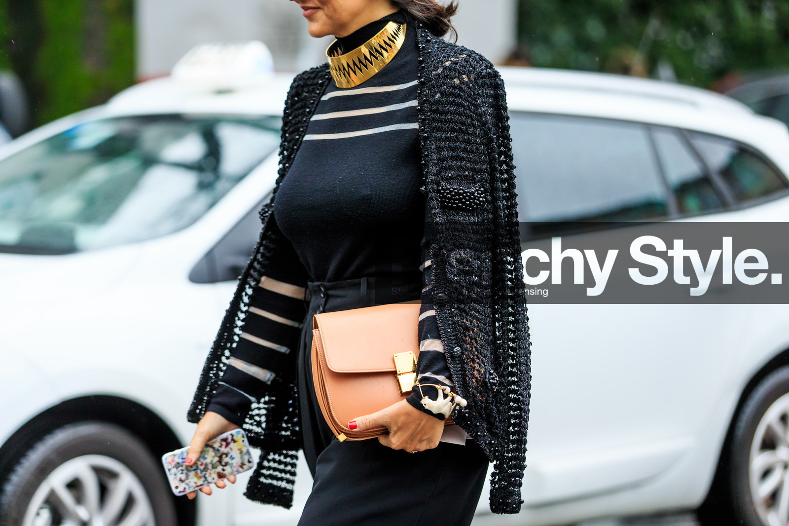 annelise michelson, atmosphere details, AUTUMN WINTER 2016-2017, AW 16-17, beige bag, black cardigan, black pants, black sweater, camel bag, detail, FALL WINTER 2016-2017, fashion week, frenchystyle, FW, FW 16-17, golden details, golden jewelry, horizontal, jonathan paciullo, leather bag, LFW, LONDON, MENSWEAR, nausheen shah, necklace, printed sweater, street style, striped sweater, trousers