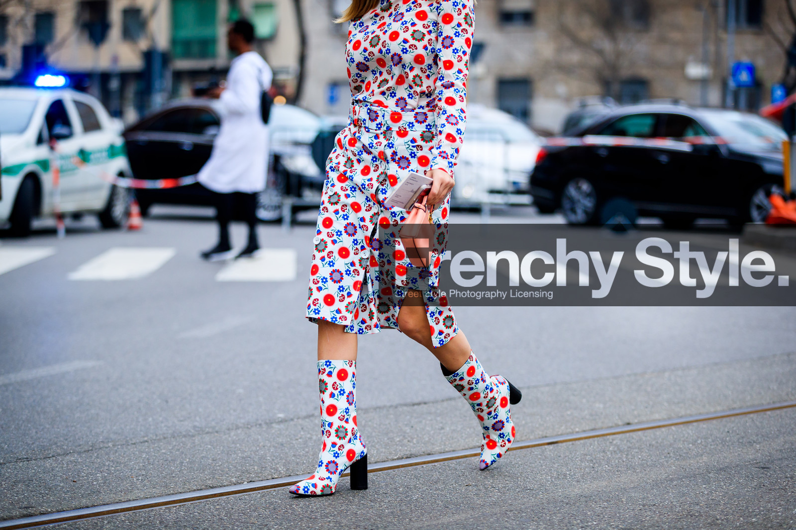 atmosphere details, AUTUMN WINTER 2017-2018, AW 17-18, detail, FALL WINTER 2017-2018, fashion week, fendi, floral, flower, frenchystyle, FW, FW 17-18, high heels, horizontal, jonathan paciullo, leather bag, leather shoes, MFW, MILAN, mini bag, pink bag, printed boots, printed skirt, printed top, street style, tone on tone, white boots, white skirt
