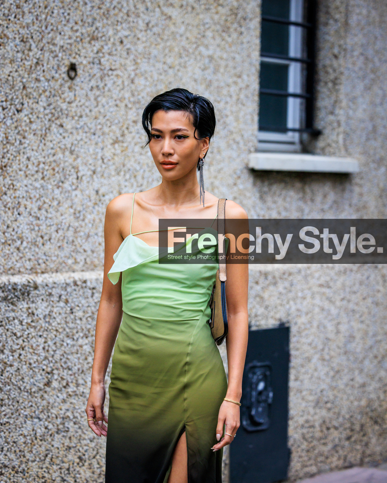 fashion week, frenchystyle, FW, jonathan paciullo, street style, PARIS, PFW, SPRING SUMMER 2024, SS 24, vertical, atmosphere details, detail