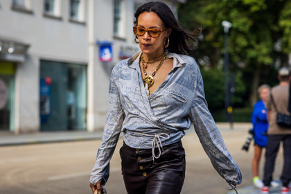 necklace, leather, pants, blouse, print, sunglasses, loops, earrings, fashion week, frenchystyle, FW, jonathan paciullo, street style, SPRING SUMMER 2022, SS 22, LFW, LONDON, horizontal, atmosphere details, detail