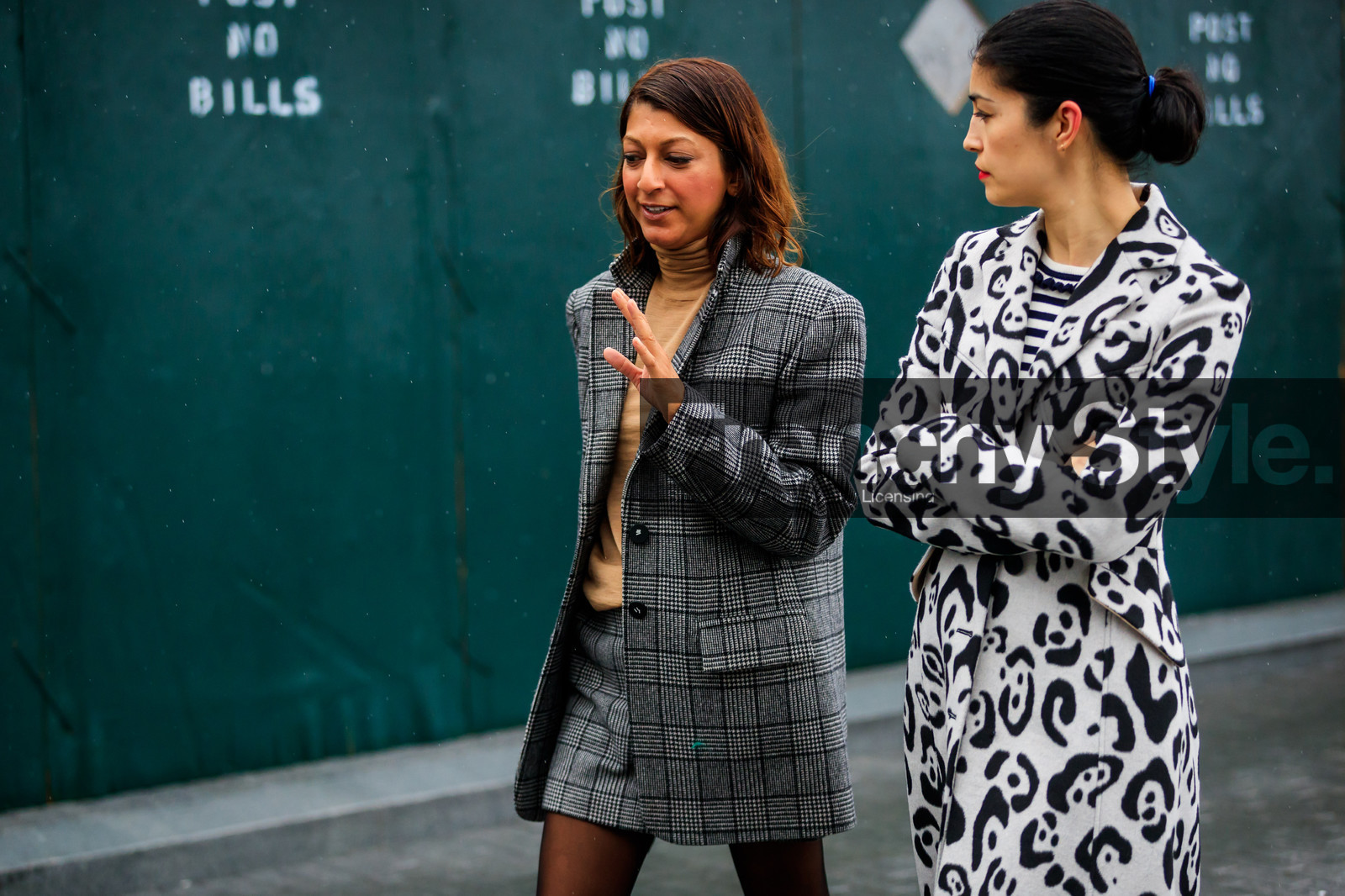 beige sweater, black and white, blazer, checked, graphic jacket, grey jacket, grey skirt, plaid, printed jacket, printed skirt, turtleneck sweater, white coat, street style, jonathan paciullo, FW, frenchystyle, fashion week, NYFW, NEW YORK, AUTUMN WINTER 2018-2019, AW 18-19, FALL WINTER 2018-2019, FW 18-19, atmosphere details, horizontal, detail, caroline issa