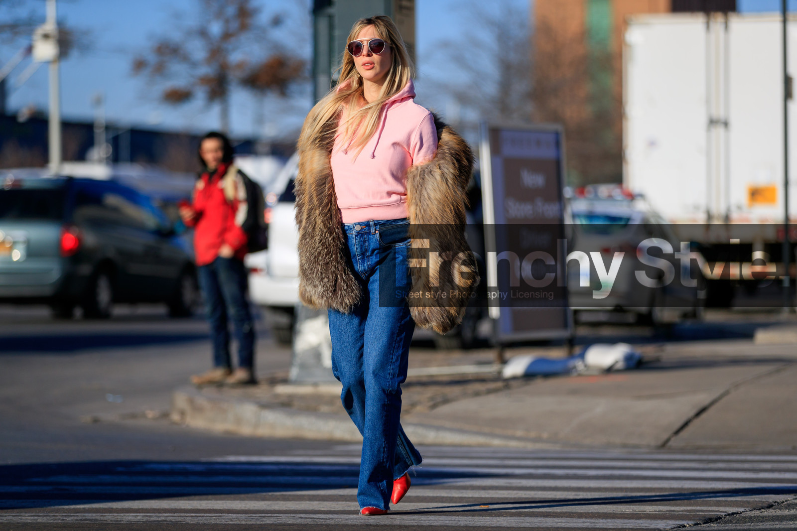 atmosphere details, AUTUMN WINTER 2017-2018, AW 17-18, blue denim, brown coat, brown fur, denim pants, FALL WINTER 2017-2018, fashion week, frenchystyle, full length, Fur coat, FW, FW 17-18, hoodie, horizontal, jeans, jonathan paciullo, kerry pieri, NEW YORK, NYFW, pink sweater, street style, sunglasses, trousers