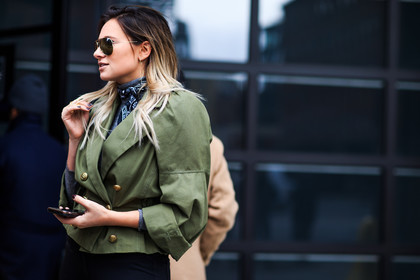 atmosphere details, AUTUMN WINTER 2016-2017, aviator sunglasses, AW 16-17, black bandana, black scarf, dani song, danielle bernstein, detail, FALL WINTER 2016-2017, fashion week, frenchystyle, FW, FW 16-17, horizontal, iphone, jonathan paciullo, kaki jacket, NEW YORK, NYFW, street style, sunglasses, woman