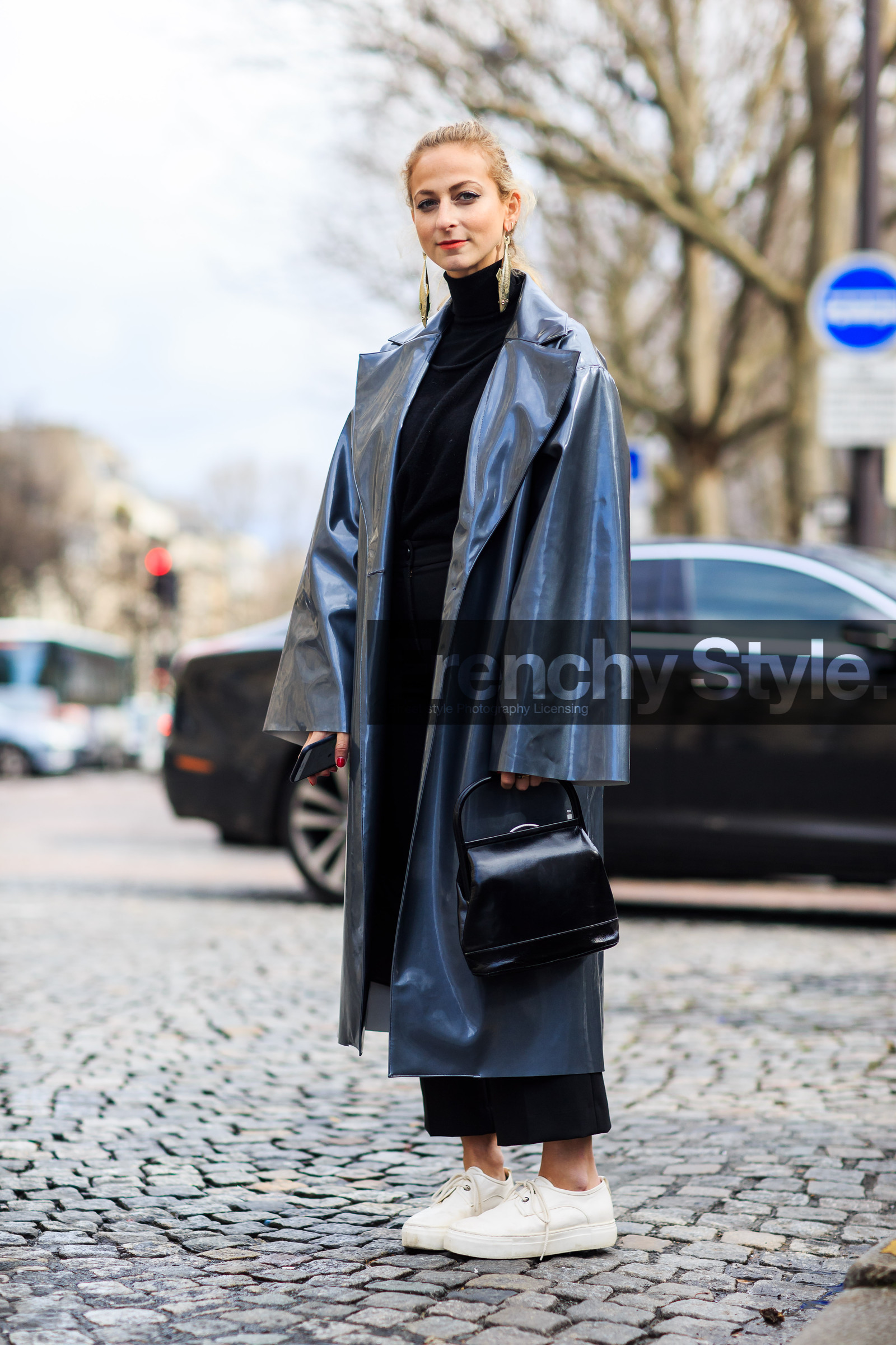 annie georgia greenberg, AUTUMN WINTER 2016-2017, AW 16-17, black bag, black pants, black turtleneck, earrings, FALL WINTER 2016-2017, fashion week, frenchystyle, full length, FW, FW 16-17, grey coat, jonathan paciullo, leather bag, leather coat, leather sneakers, long hair, PARIS, PFW, silver coat, street style, trousers, vertical, white sneakers