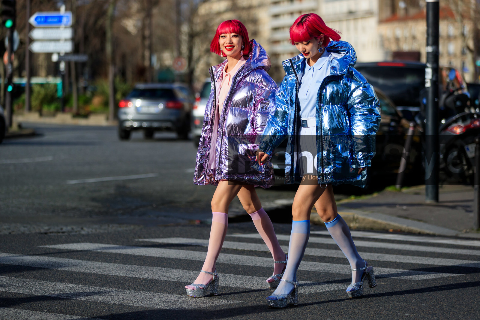Ami and Aya Suzuki, pink hair, light pink coat, light pink polo shirt, white skirt, mini skirt, pleated skirt, white belt, light pink socks, light blue polo shirt, light blue socks, blue coat, down jacket, metalic coat, lurex coat, silvered sandals, glitter sandals, platform sandals, strassed earrings, dangling earrings, pink earrings, blue earrings, lacoste polo shirt, lacoste skirt, lacoste belt, fashion week, frenchystyle, FW, jonathan paciullo, street style, PFW, PARIS, horizontal, atmosphere details, full length