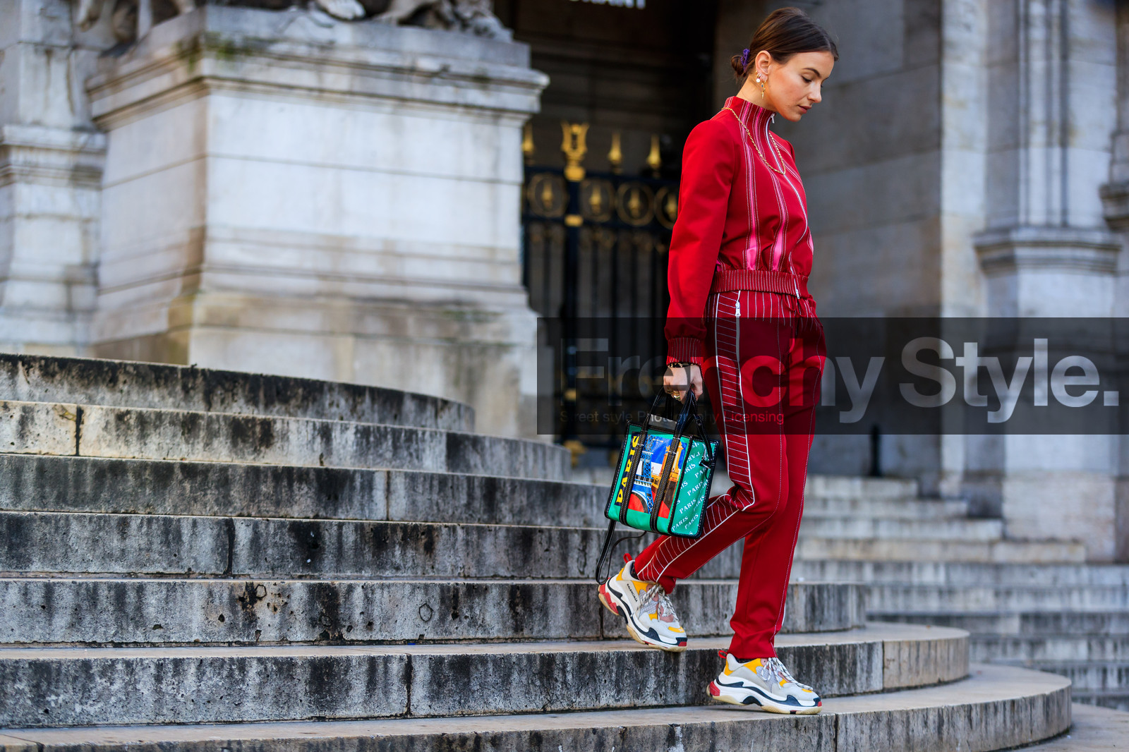 balenciaga, bordeaux, burgundy, graphic bag, graphic jacket, green bag, leather bag, leather shoes, printed bag, printed jacket, red jacket, red pants, streetwear, sweatpants, trousers, white sneakers, street style, jonathan paciullo, FW, frenchystyle, fashion week, PFW, PARIS, AUTUMN WINTER 2018-2019, FALL WINTER 2018-2019, FW 18-19, horizontal, atmosphere details, full length