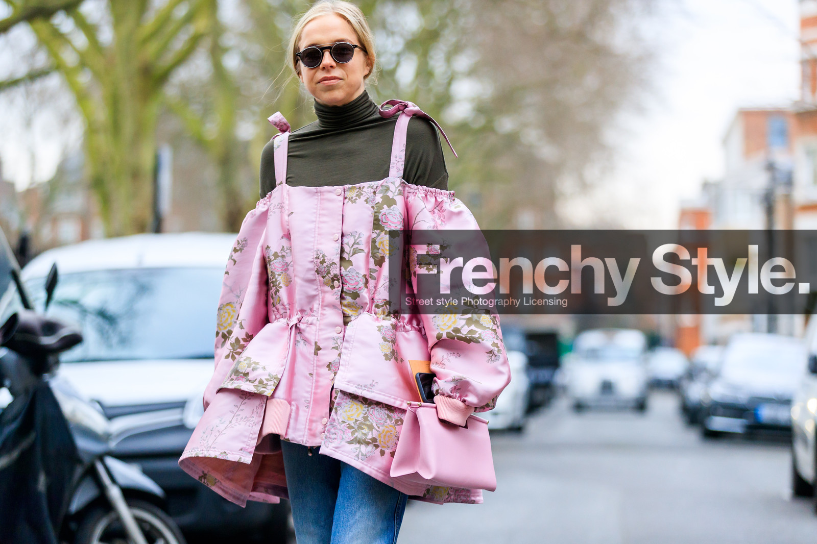 atmosphere details, AUTUMN WINTER 2017-2018, AW 17-18, blue denim, chloe king, denim pants, detail, FALL WINTER 2017-2018, fashion week, floral, flower, frenchystyle, FW, FW 17-18, green sweater, horizontal, jeans, jonathan paciullo, leather bag, LFW, LONDON, oversize, pink bag, pink dress, printed dress, satin, silk dress, street style, sunglasses, trousers, turtleneck sweater
