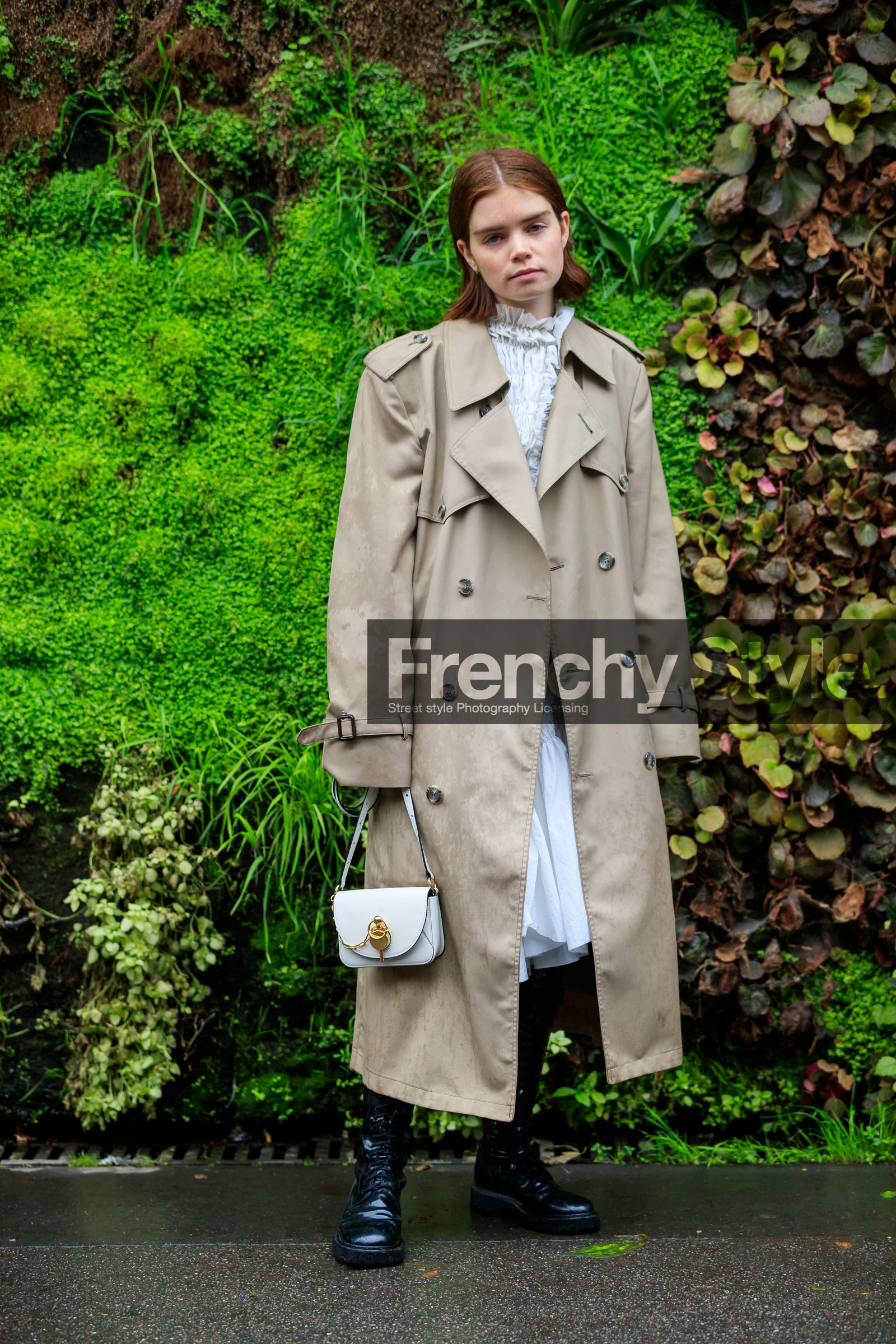 molly and reese blustein, beige trench coat, white dress, high collar dress, drape dress, pleated dress, ruffle dress, long dress, long trench coat, white leather bag, j w anderson bag, black leather boots, laced boots, oversize trench coat, fashion week, frenchystyle, FW, jonathan paciullo, street style, SPRING SUMMER 2020, SS 20, PFW, PARIS, vertical, full length