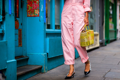 atmosphere details, black shoes, christian dior, detail, fashion week, FLORI, florrie thomas, frenchystyle, FW, high heels, horizontal, jonathan paciullo, leather bag, leather shoes, LFW, LONDON, net shopper, pink jumpsuit, SPRING SUMMER 2018, SS 18, street style, trousers, yellow bag