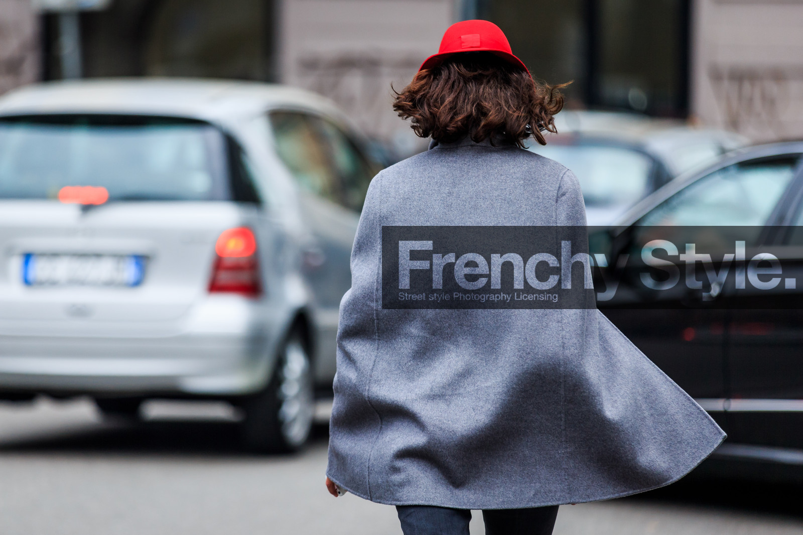 atmosphere details, AUTUMN WINTER 2016-2017, AW 16-17, back detail, cape, detail, FALL WINTER 2016-2017, fashion week, frenchystyle, FW, FW 16-17, grey coat, grey jacket, horizontal, jonathan paciullo, LFW, LONDON, MENSWEAR, red hat, street style