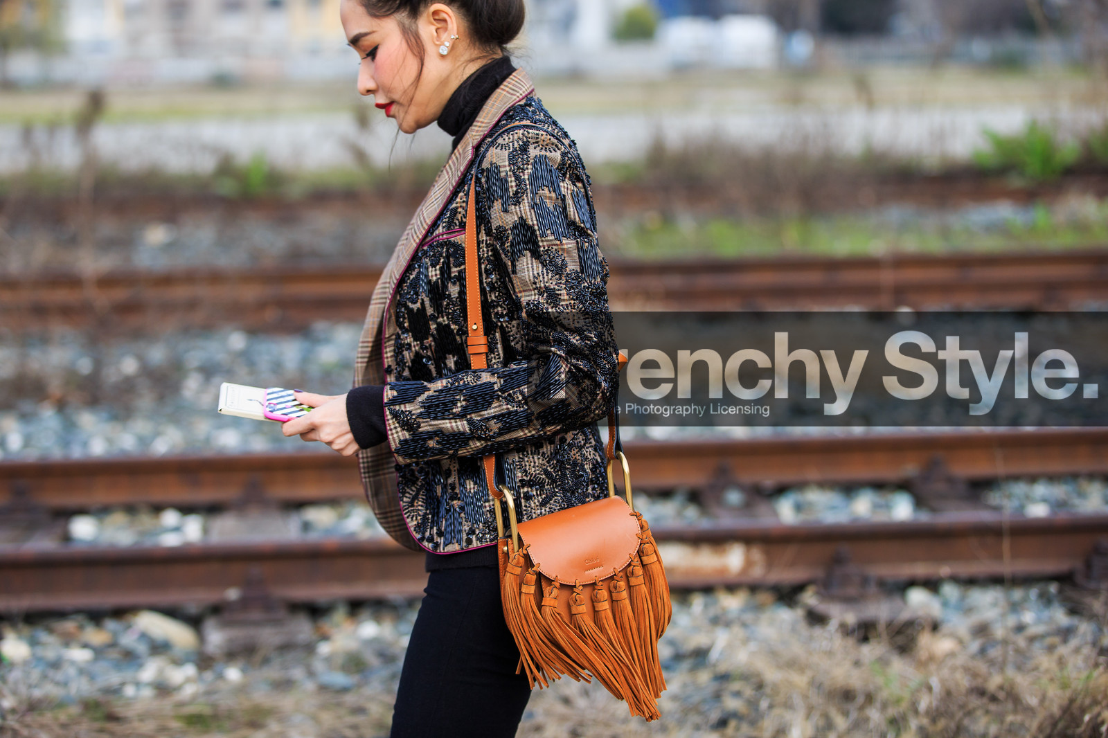 atmosphere details, AUTUMN WINTER 2016-2017, AW 16-17, black pants, brown jacket, camel bag, chloe, detail, embroidered jacket, FALL WINTER 2016-2017, fashion week, frenchystyle, fringes, FW, FW 16-17, horizontal, jonathan paciullo, leather bag, LFW, LONDON, MENSWEAR, pompons, street style, trousers