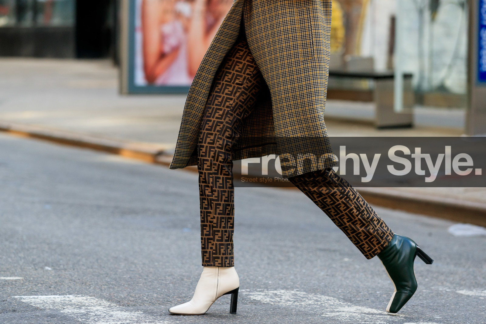 brown pants, brown coat, beige coat, checked coat, monogrammed pants, fendi pants, white leather boots, green leather boots, high heels boots, low boots, legs detail, close up detail, shoes detail, bicolor boots, fashion week, frenchystyle, FW, jonathan paciullo, street style, AUTUMN WINTER 2020-2021, FALL WINTER 2020-2021, FW 20-21, horizontal, atmosphere details, detail, NYFW, NEW YORK