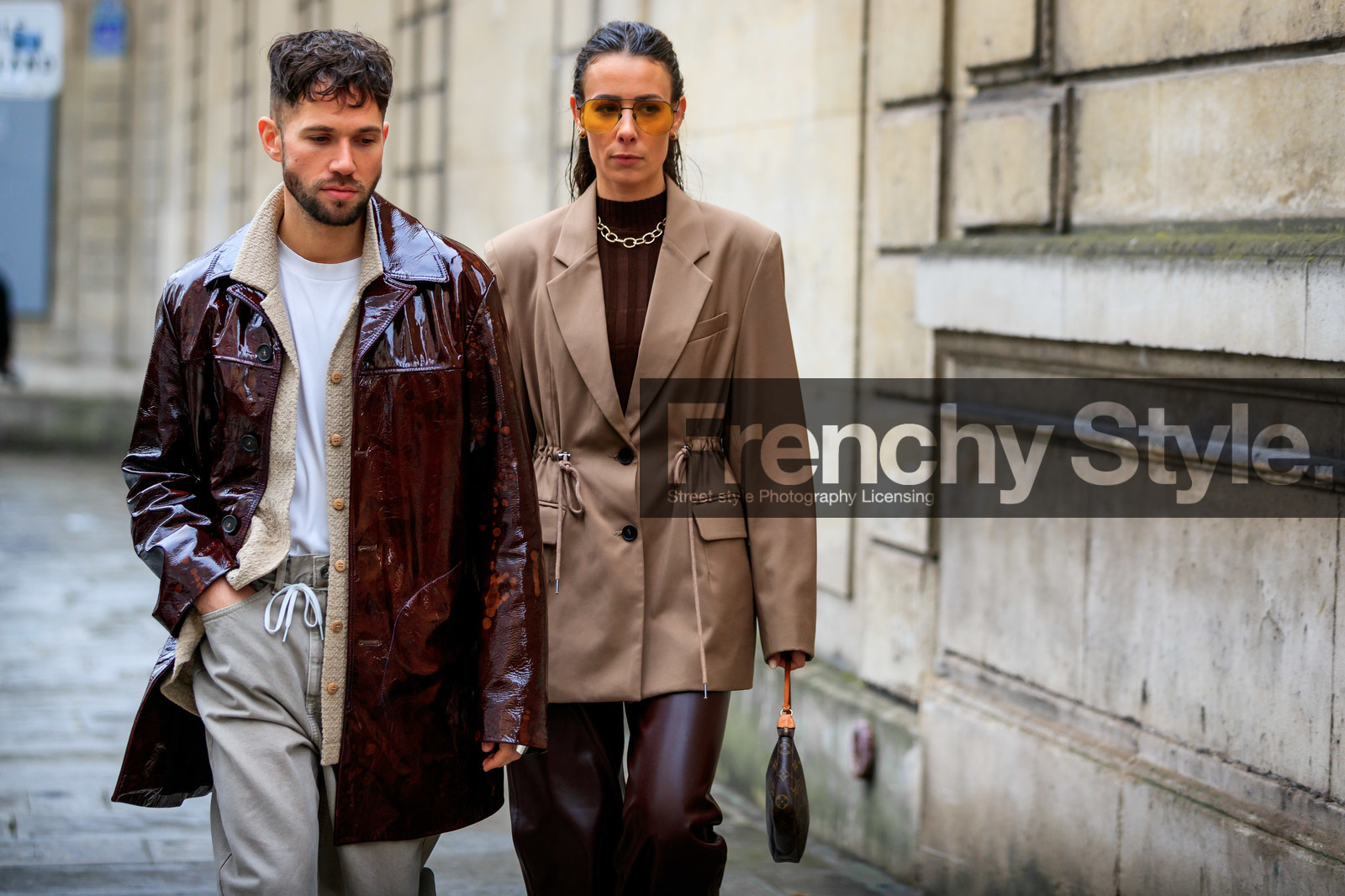 JS roques, alice & j.s, alice barbier, brown jacket, brown vinyl jacket, vinyl jacket, tie and dye jacket, painted jacket, light beige shirt, beige jeans, grey jeans, denim, beige jacket, brown pullover, brown leather pants, brown leather bag, monogrammed bag, mini bag, hand bag, louis vuitton bag, yellow sunglasses, aviator sunglasses, metalic frame sunglasses, loose pants, loose jeans, fashion week, frenchystyle, FW, jonathan paciullo, street style, PFW, PARIS, AUTUMN WINTER 2020-2021, FALL WINTER 2020-2021, FW 20-21, horizontal, detail, atmosphere details