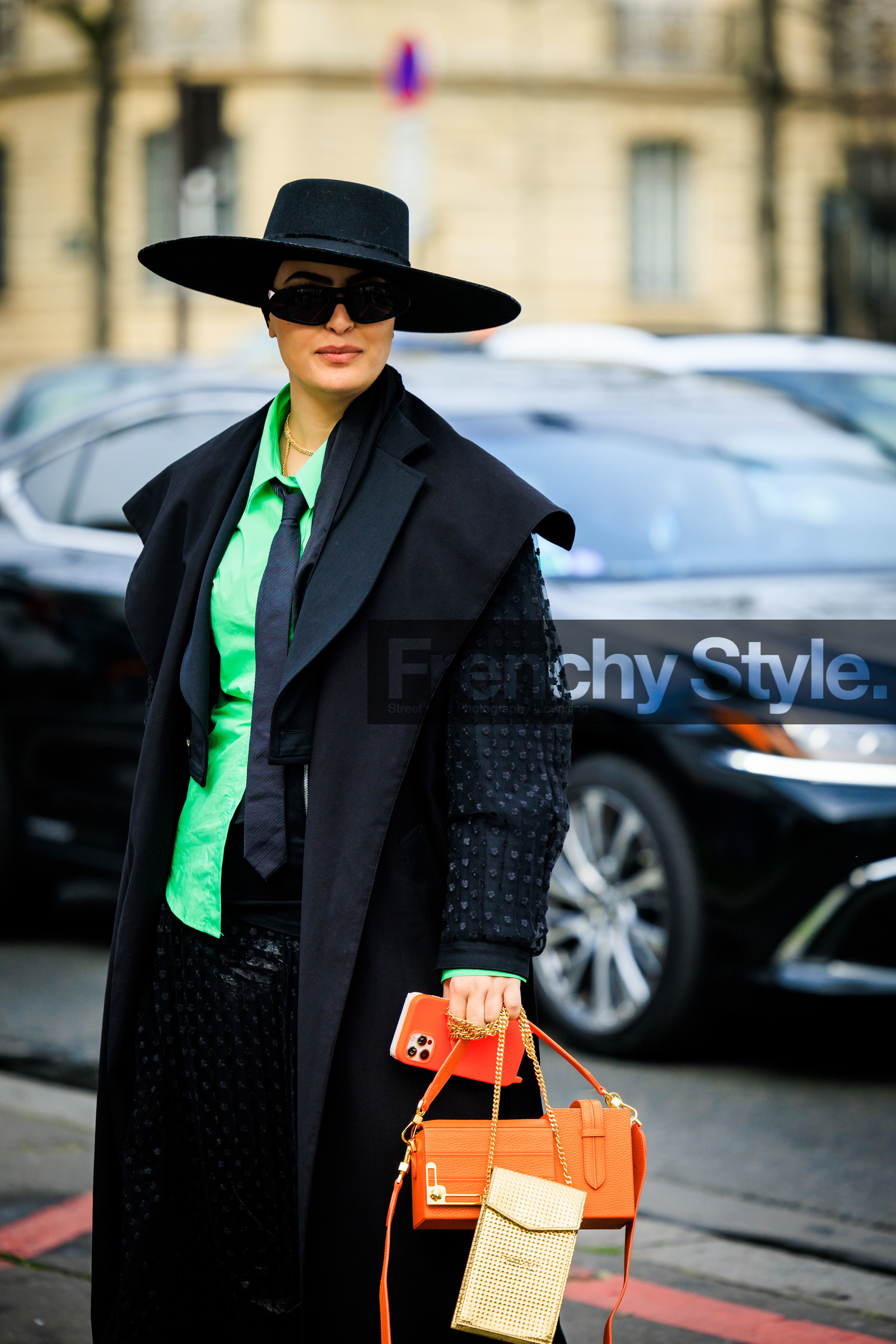 black hat, black sunglasses, green shirt, black tie, black trench, black pants, tulle skirt, orange handbag, golden crossbody, handbag, black look, fashion week, frenchystyle, FW, jonathan paciullo, street style, AUTUMN WINTER 2022-2023, FALL WINTER 2022_2023, FW 22-23, PFW, PARIS, vertical, detail