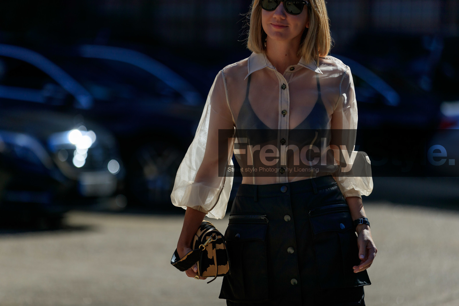 lisa aiken, rayban sunglasses, brown scale sunglasses, sheer shirt, nude shirt, black bra, black skirt, multi pocket skirt, button skirt, balloon sleeves, animal printed bag, fur bag, hand bag, mid long skirt, animal print sandals, hermes watch, fashion week, frenchystyle, FW, jonathan paciullo, street style, atmosphere details, horizontal, detail