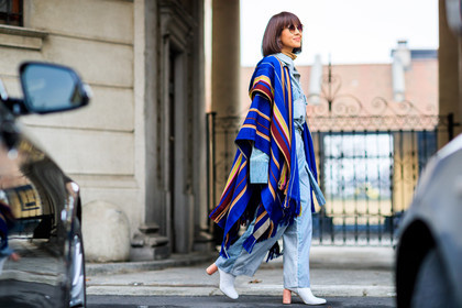 atmosphere details, AUTUMN WINTER 2017-2018, AW 17-18, blue cardigan, blue jacket, blue pants, blue shirt, FALL WINTER 2017-2018, fashion week, frenchystyle, full length, FW, FW 17-18, geometric, graphic shirt, horizontal, jonathan paciullo, leather shoes, liz yu, MFW, MILAN, poncho, street style, striped pants, striped shirt, stripes, sunglasses, tone on tone, total look blue, trousers, white boots