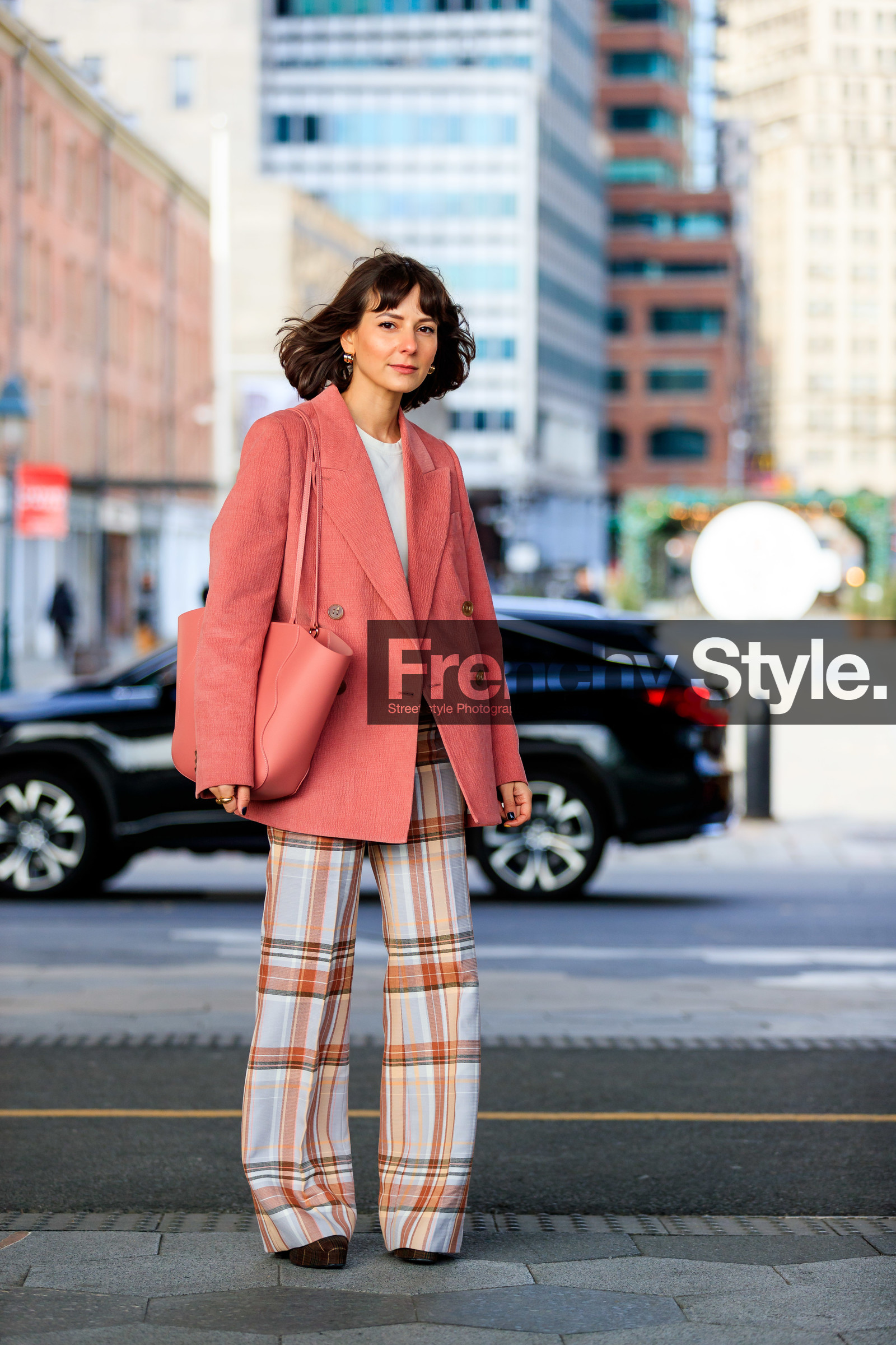 alyssa coscarelli, beige pants, checked, graphic pants, leather bag, pink bag, pink jacket, plaid, printed pants, tartan, trousers, street style, jonathan paciullo, frenchystyle, NYFW, NEW YORK, AUTUMN WINTER 2019-2020, AW 19-20, FALL WINTER 2019-2020, FW 19-20, fashion week, FW, vertical, full length