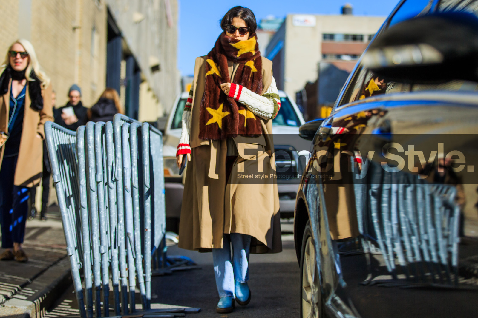 atmosphere details, AUTUMN WINTER 2016-2017, AW 16-17, beige coat, beige jacket, blue denim, blue shoes, brown fur, brown scarf, céline, denim pants, detail, fashion week, frenchystyle, fur scarf, FW, FW 16-17, horizontal, jeans, jonathan paciullo, leandra medine, leather shoes, NEW YORK, NYFW, sleeveless, stars, street style, striped sweater, sunglasses, trousers, varnished leather shoes, white knit, white sweater, woman