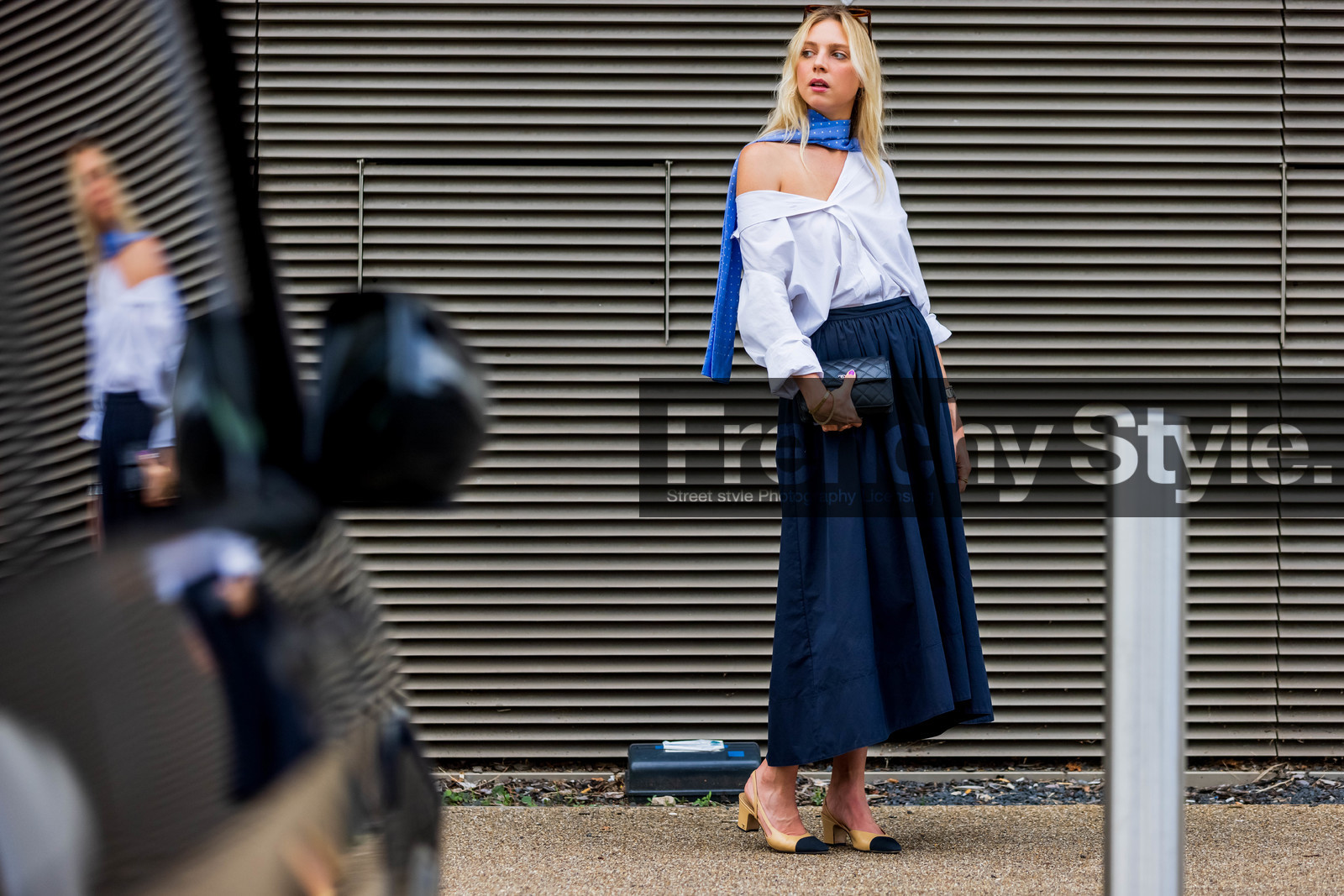 scarf, fashion week, frenchystyle, FW, jonathan paciullo, street style, SPRING SUMMER 2022, SS 22, LFW, LONDON, horizontal, full length, atmosphere details