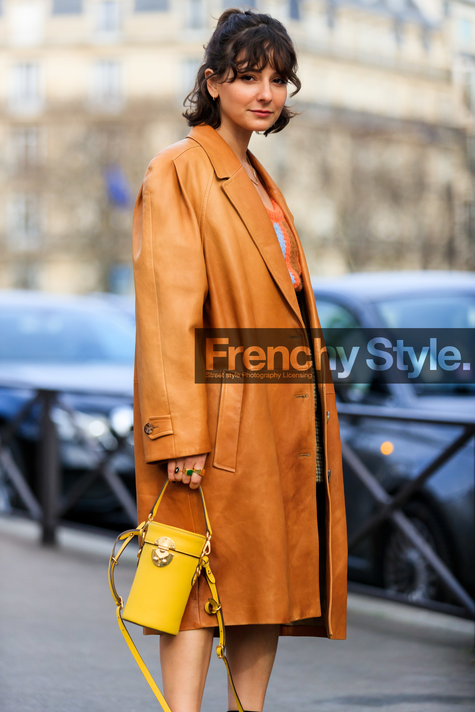 alyssa coscarelli, camel leather coat, camel leather jacket, yellow leather bag, box bag, round shape bag, miu miu bag, miu miu coat, miu miu jacket, fashion week, frenchystyle, FW, jonathan paciullo, street style, PFW, PARIS, vertical, atmosphere details, detail