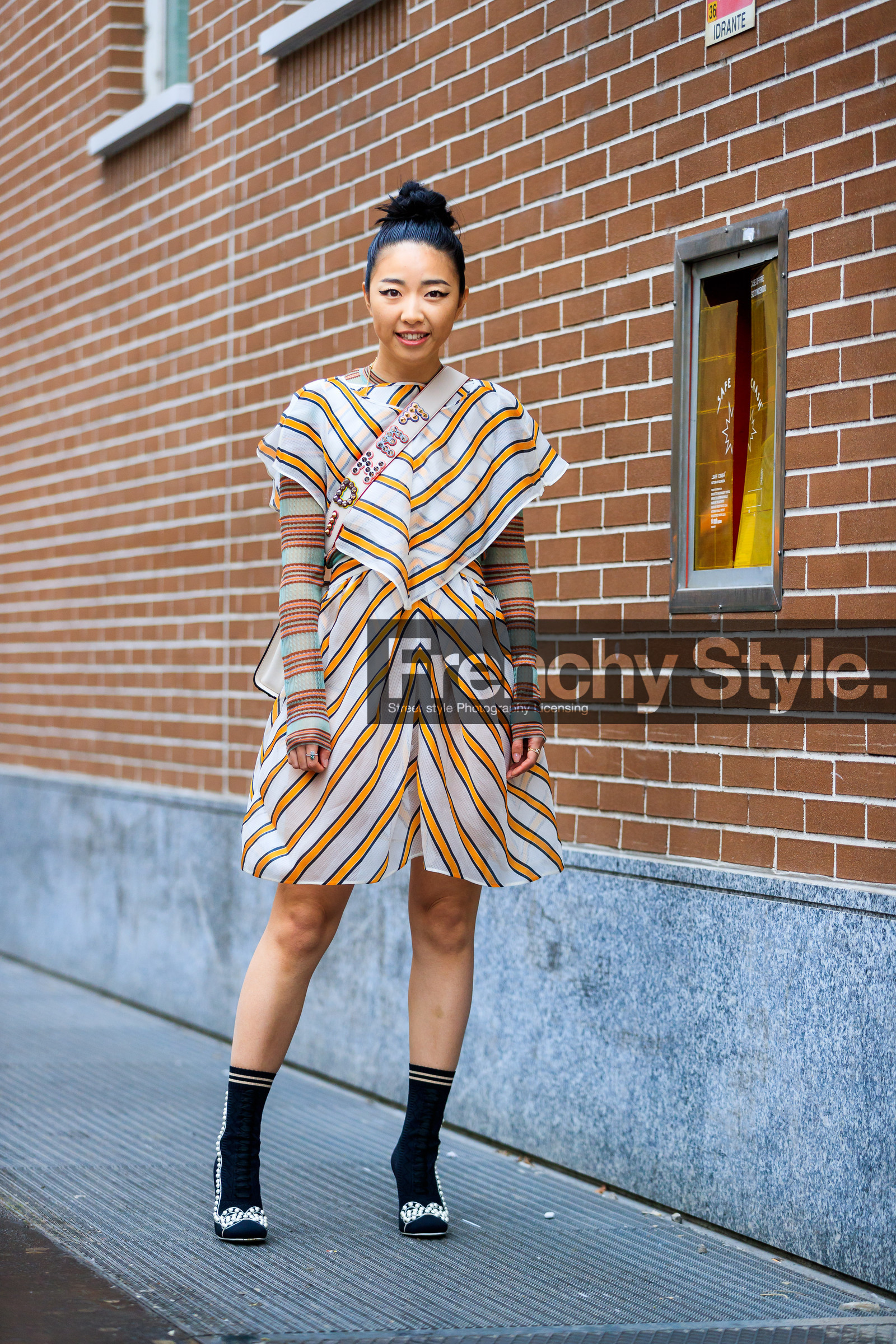 black shoes, fendi, graphic dress, high heels, leather shoes, pearls, printed dress, striped dress, yellow dress, fashion week, frenchystyle, FW, jonathan paciullo, street style, MFW, MILAN, AUTUMN WINTER 2018-2019, FALL WINTER 2018-2019, FW 18-19, vertical, full length, yuyu zhangzou, yuwei zhangzou
