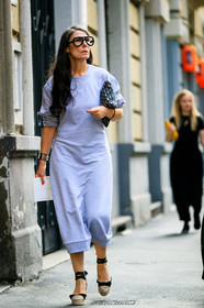 black bag, black shoes, bracelet, christian dior, collier de chien bracelet, espadrilles, graphic bag, grey dress, hermès, high heels, leather bag, leather shoes, monogram, printed bag, sunglasses, Véronique Tristram, fashion week, frenchystyle, FW, jonathan paciullo, street style, MFW, MILAN, SPRING SUMMER 2019, SS 19, vertical, full length