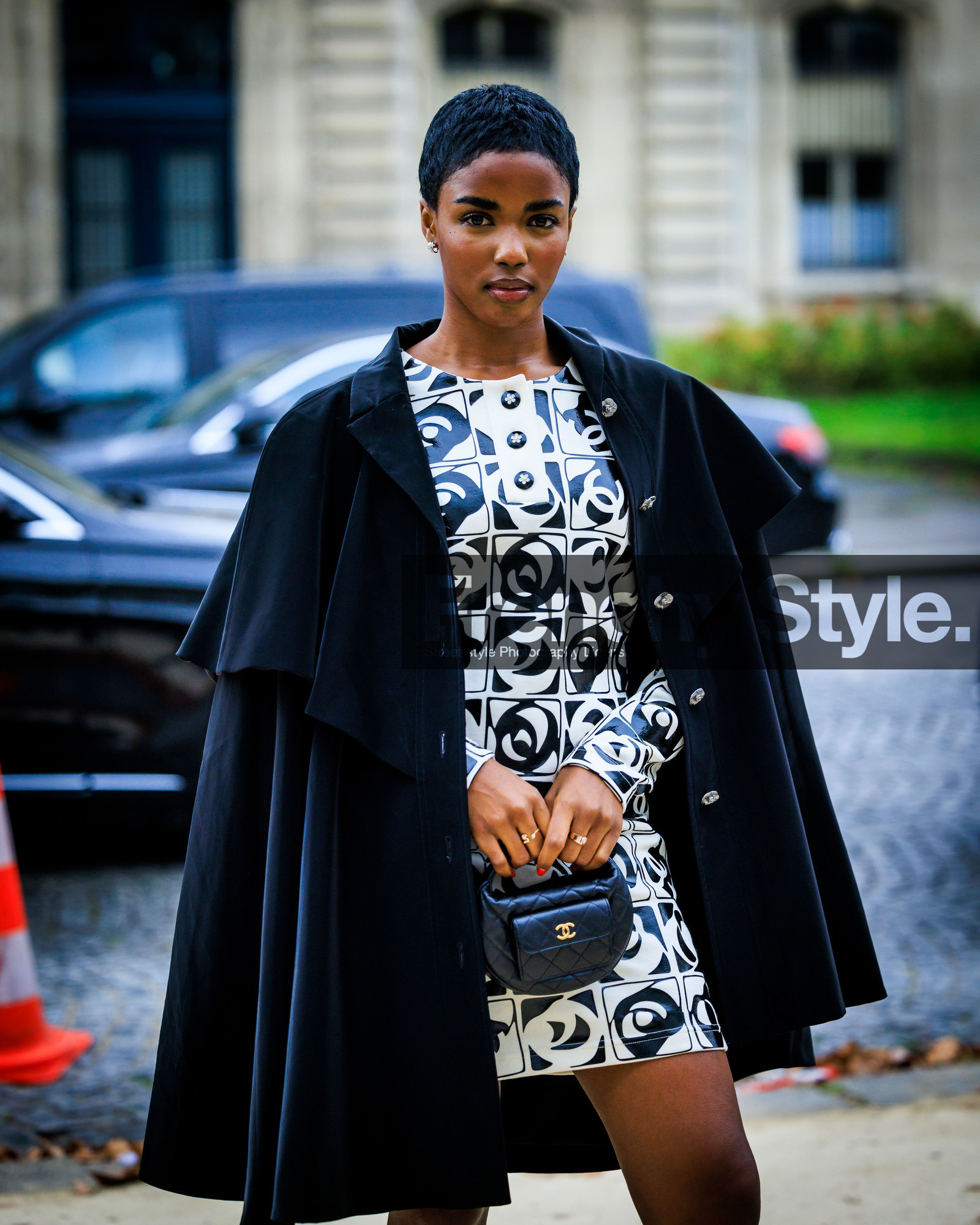 PARIS, PFW, fashion week, frenchystyle, FW, jonathan paciullo, street style, SPRING SUMMER 2024, SS 24, vertical, atmosphere details, detail