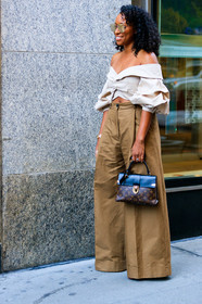 beige top, brown bag, brown pants, fashion week, frenchystyle, full length, FW, graphic bag, jonathan paciullo, leather bag, louis vuitton, monogram, NEW YORK, NYFW, printed bag, SPRING SUMMER 2018, SS 18, street style, sunglasses, trousers, vertical, wide pants