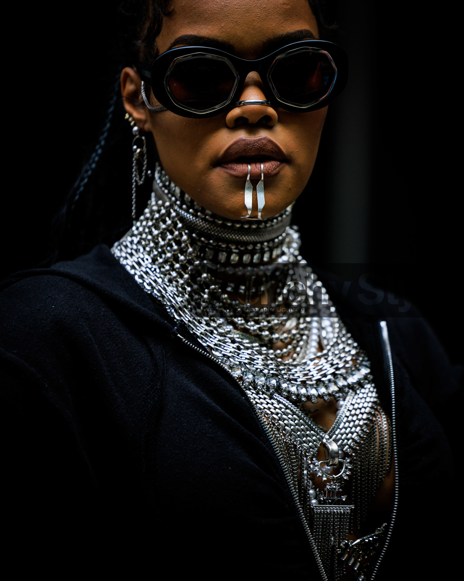 jonathan paciullo, FW, frenchystyle, fashion week, street style, vertical, detail, atmosphere details, NYFW, NEW YORK, SPRING SUMMER 2024, SS 24