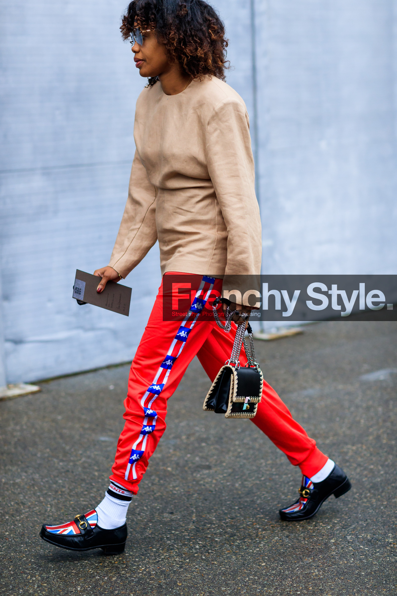 AUTUMN WINTER 2017-2018, AW 17-18, beige top, black bag, black loafers, black shoes, FALL WINTER 2017-2018, fashion week, frenchystyle, full length, FW, FW 17-18, gucci, jan-michael quammie, jonathan paciullo, leather bag, leather shoes, leather top, MFW, MILAN, printed pants, printed shoes, red pants, street style, sunglasses, sweatpants, trousers, valentino, vertical, vêtements, white socks