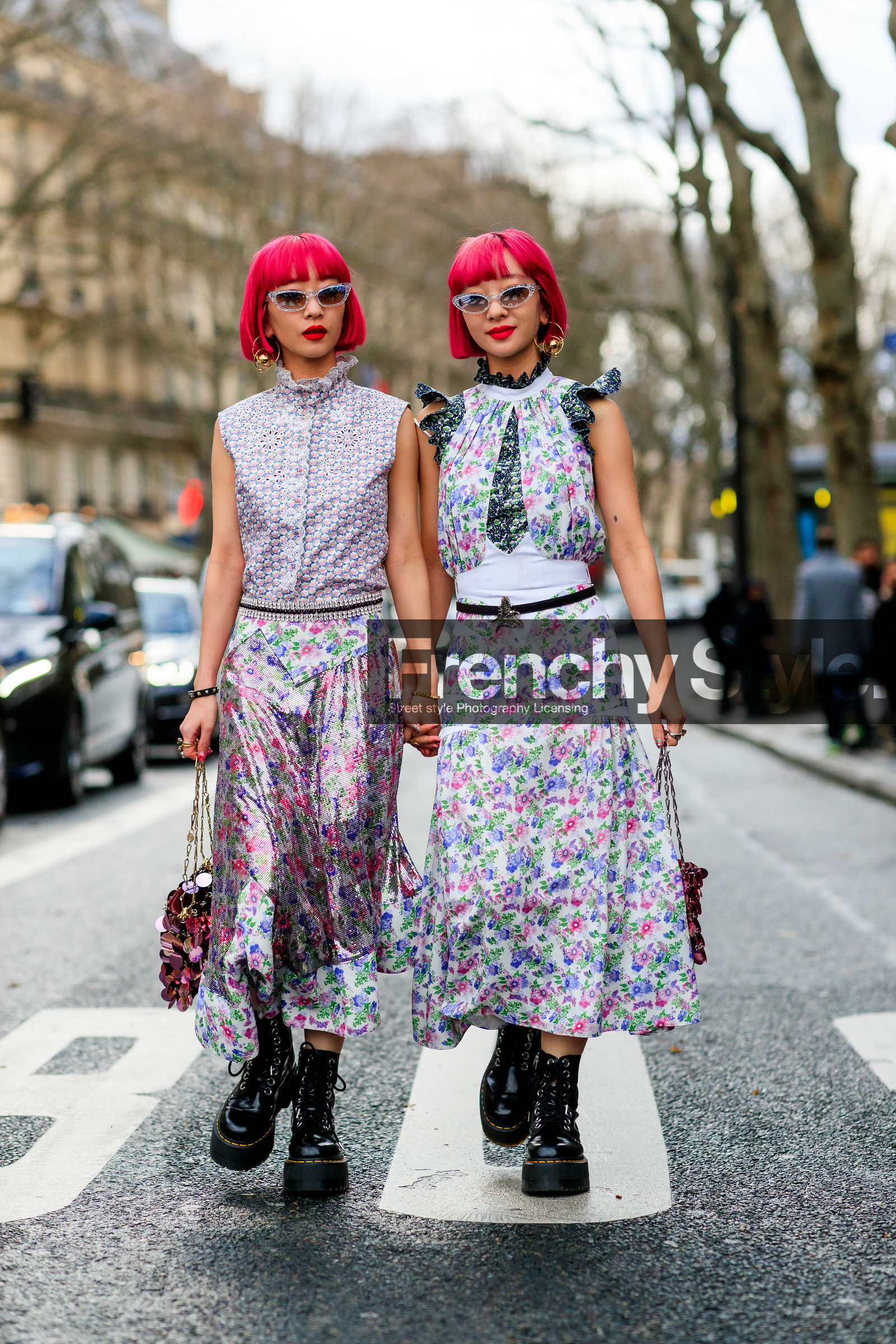 Ami and Aya Suzuki, pink hair, dyed hair, butterfly sunglasses, sheer sunglasses, glitter sunglasses, strassed sunglasses, golden earrings, dangling earrings, big earrings, round shape bag, hoop earrings, sequins bag, pink bag, silvered starp bag, silvered chain strap bag, paco rabanne bag, paco rabanne dress, paco rabanne look, paco rabanne shirt, paco rabanne skirt, paco rabanne top, black leather boots, flat boots, laced boots, big sole boots, low boots, floral printed dress, sleeveless dress, ruffle dress, lace dress, multicolor dress, white dress, long dress, metalic skirt, long skirt, floral printed skirt, pink skirt, pink shirt, floral printed shirt, ruffle shirt, sleeveless shirt, lace shirt, high collar shirt, belt jewel, belted dress, belted skirt, strassed belt, animal shape buckle belt, fashion week, frenchystyle, FW, jonathan paciullo, street style, PFW, PARIS, AUTUMN WINTER 2020-2021, FALL WINTER 2020-2021, FW 20-21, vertical, full length
