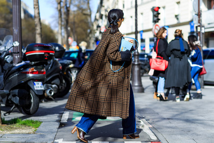 atmosphere details, AUTUMN WINTER 2016-2017, AW 16-17, blue bag, blue denim, brown boots, brown coat, checked coat, denim pants, FALL WINTER 2016-2017, fashion week, frenchystyle, full length, FW, FW 16-17, graphic coat, high heels, horizontal, jeans, jonathan paciullo, leather bag, leather boots, PARIS, PFW, plaid, street style, tartan, trousers