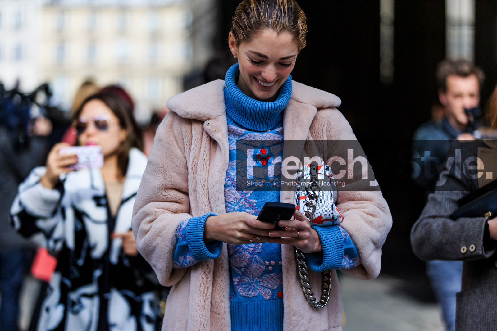 atmosphere details, AUTUMN WINTER 2016-2017, AW 16-17, blue sweater, detail, embroidered sweater, FALL WINTER 2016-2017, fashion week, frenchystyle, fur coat, FW, FW 16-17, horizontal, iphone, jonathan paciullo, leather bag, PARIS, PFW, pink coat, pink fur, prada, sofia sanchez de betak, street style, turtleneck sweater, white bag