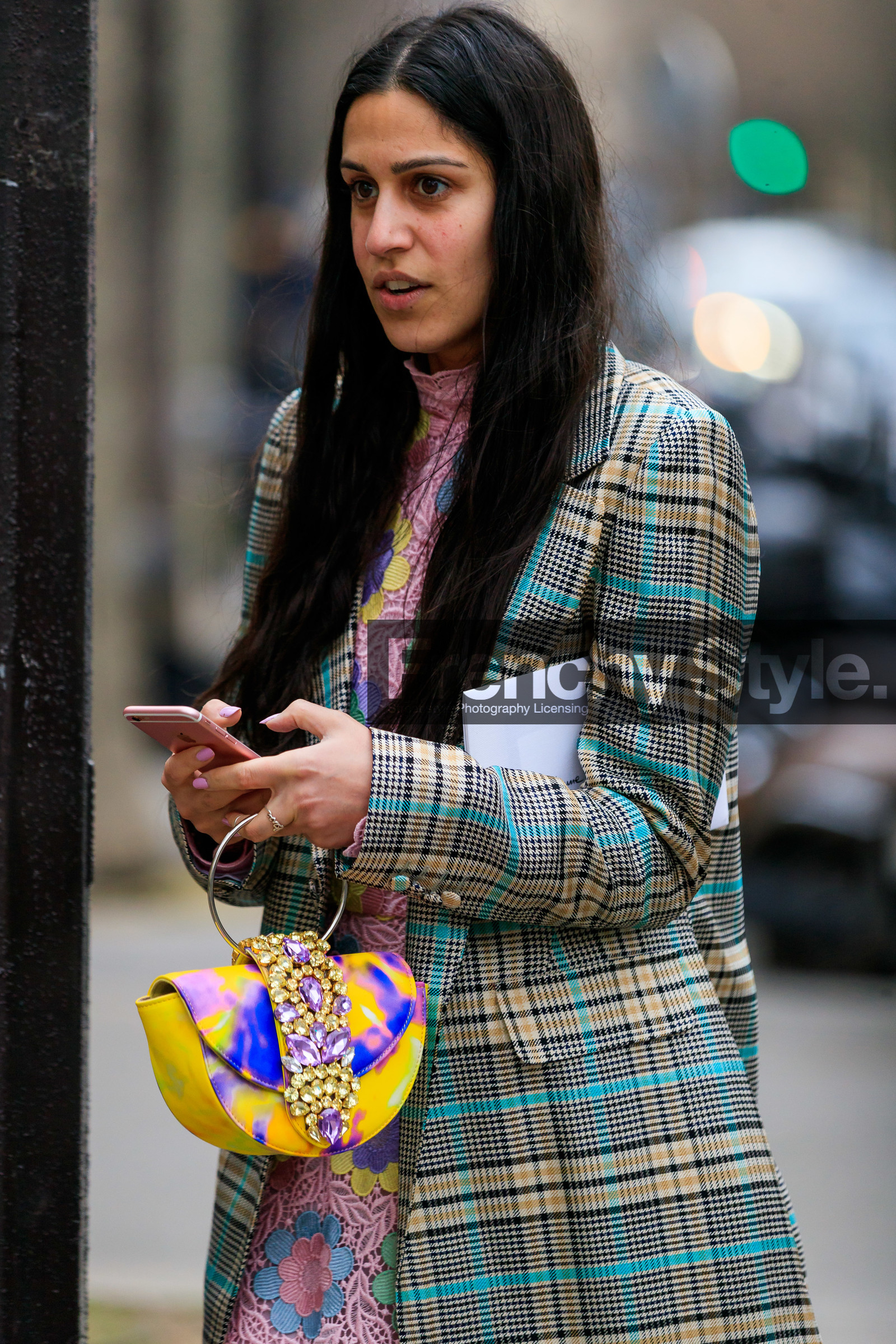 light pink dress, lace dress, floral embroidered dress, checked coat, plaid coat, light blue coat, beige coat, yellow bag, printed bag, strassed bag, purple bag, lilac dress, light green dress, light yellow dress, high collar dress, fashion week, frenchystyle, FW, jonathan paciullo, street style, PFW, PARIS, vertical, atmosphere details, detail