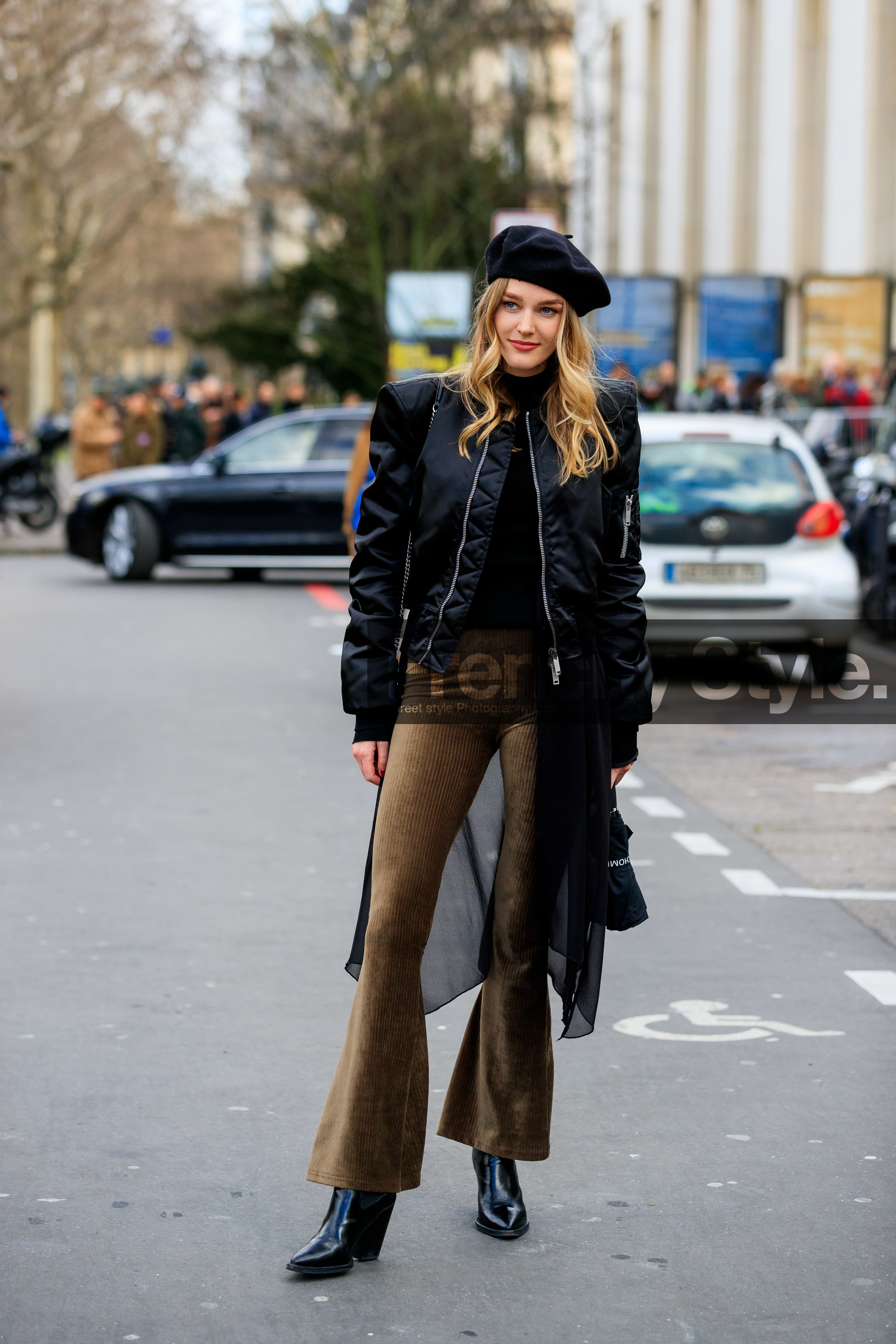 black beret, black bombers, black pullover, black cardigan, kaki pants, velvet pants, corduroy pants, flare pants, black leather boots, cowboy boots, long cardigan, sheer cardigan, satin bombers, fashion week, frenchystyle, FW, jonathan paciullo, street style, PFW, PARIS, vertical, full length